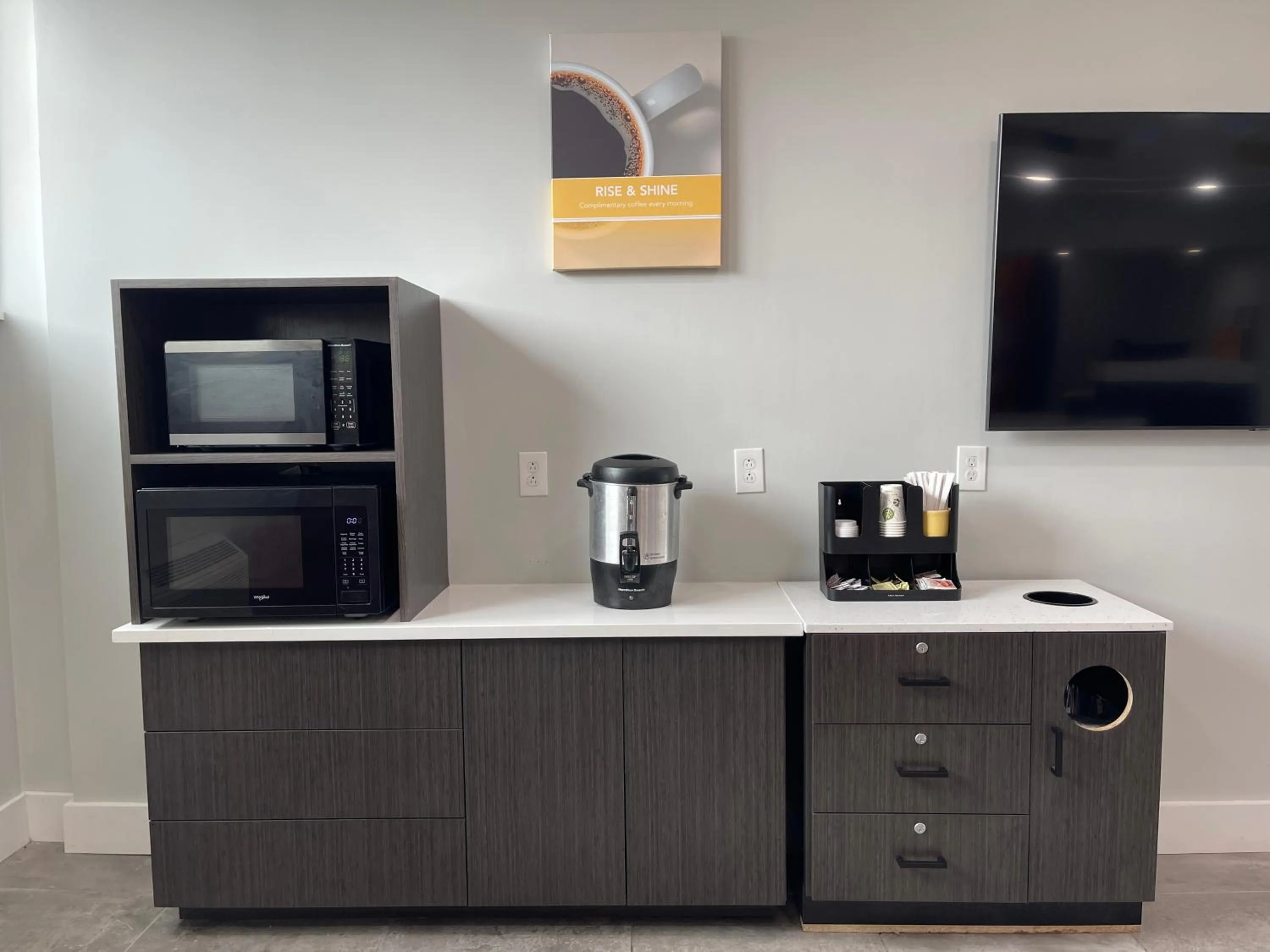 Coffee/tea facilities in Motel 6 Arlington TX Entertainment District