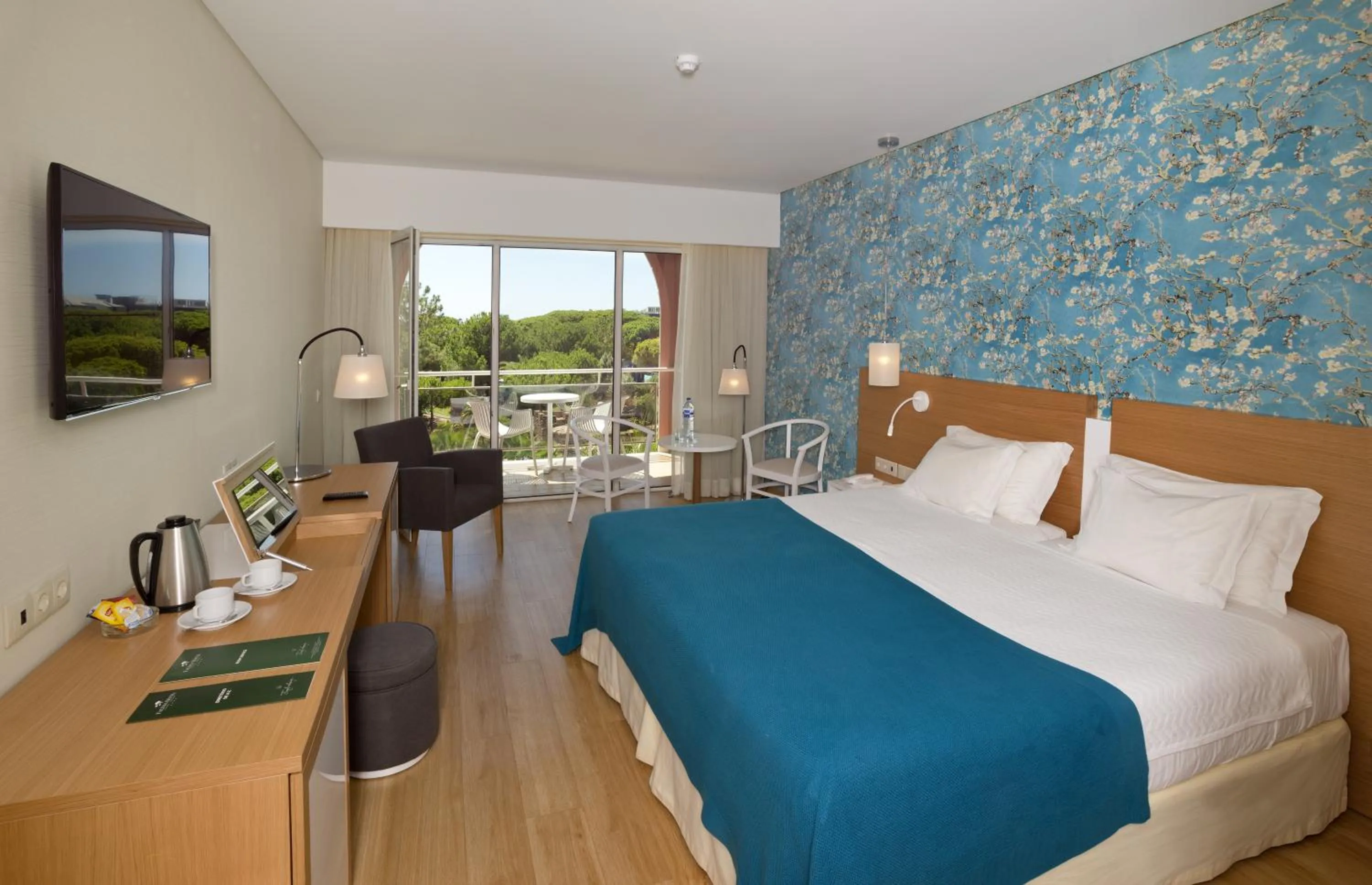 Bedroom, Bed in Falésia Hotel - Adults Only