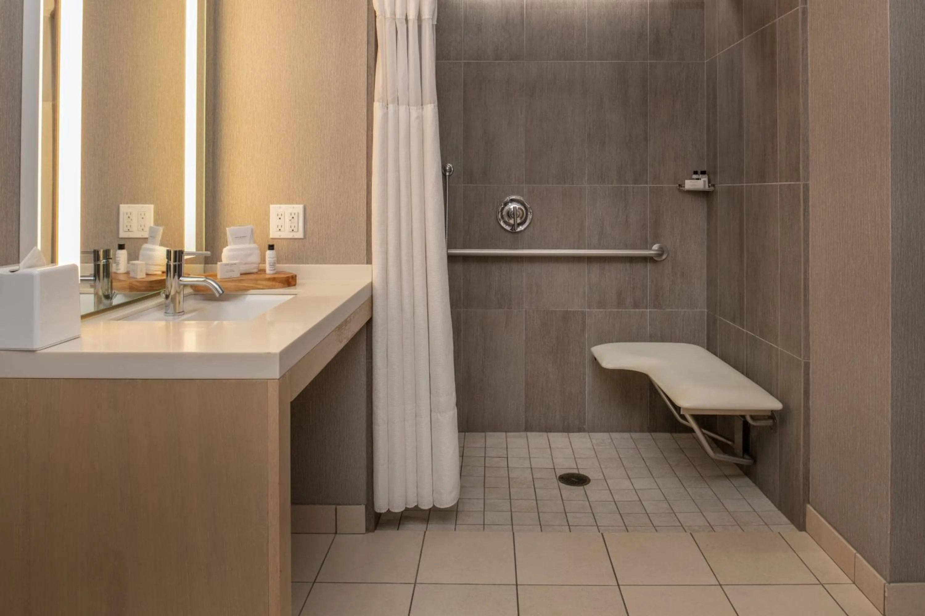 Bathroom in Hotel Paradox, Autograph Collection