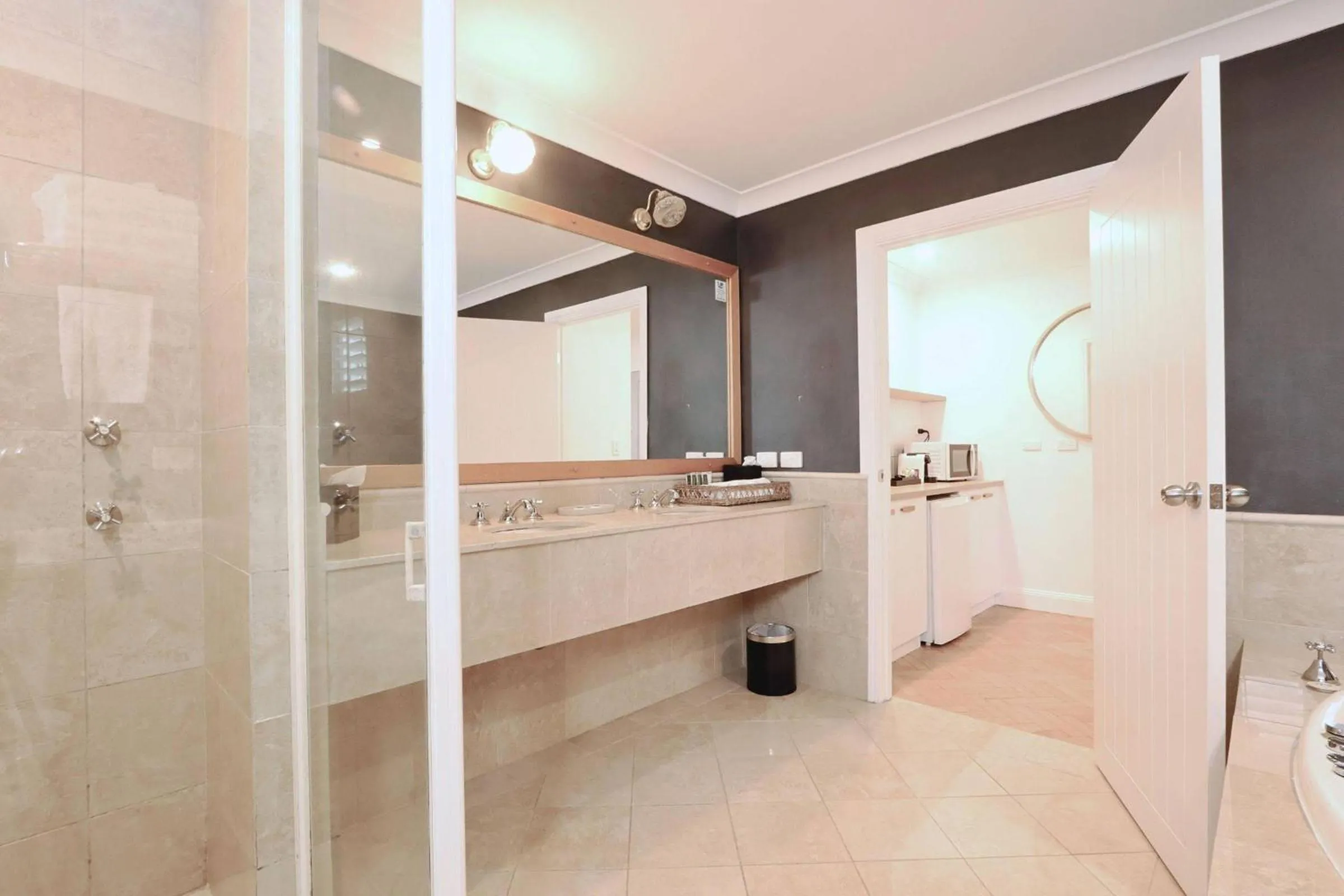 Bathroom in The Quarters, an Ascend Collection Hotel