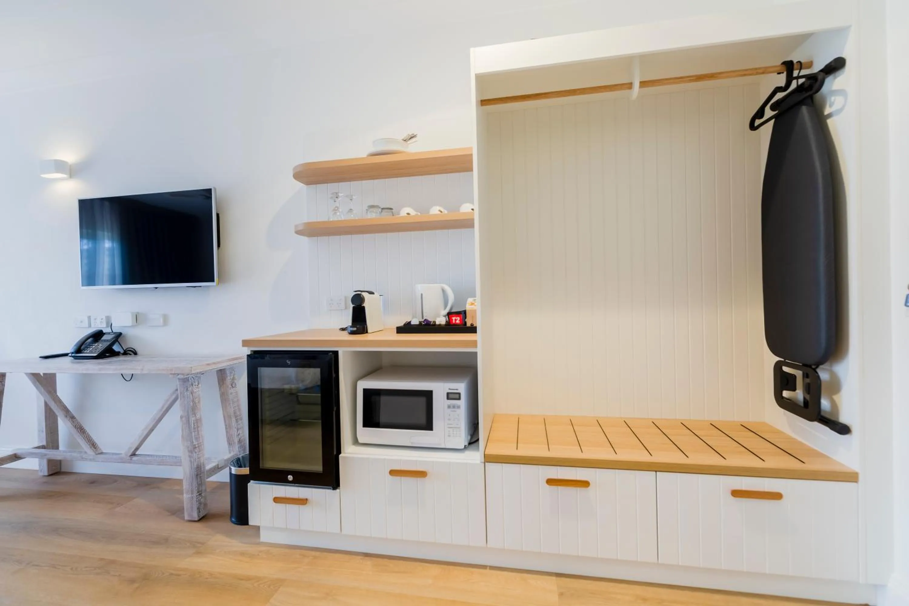 Kitchen or kitchenette in The Quarters, an Ascend Collection Hotel
