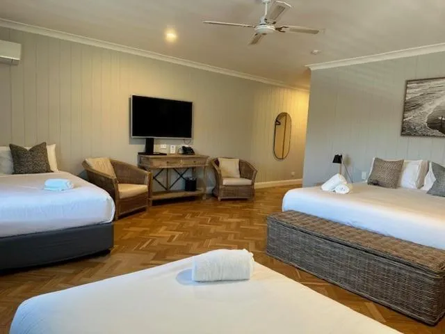 Photo of the whole room, Bed in The Quarters, an Ascend Collection Hotel