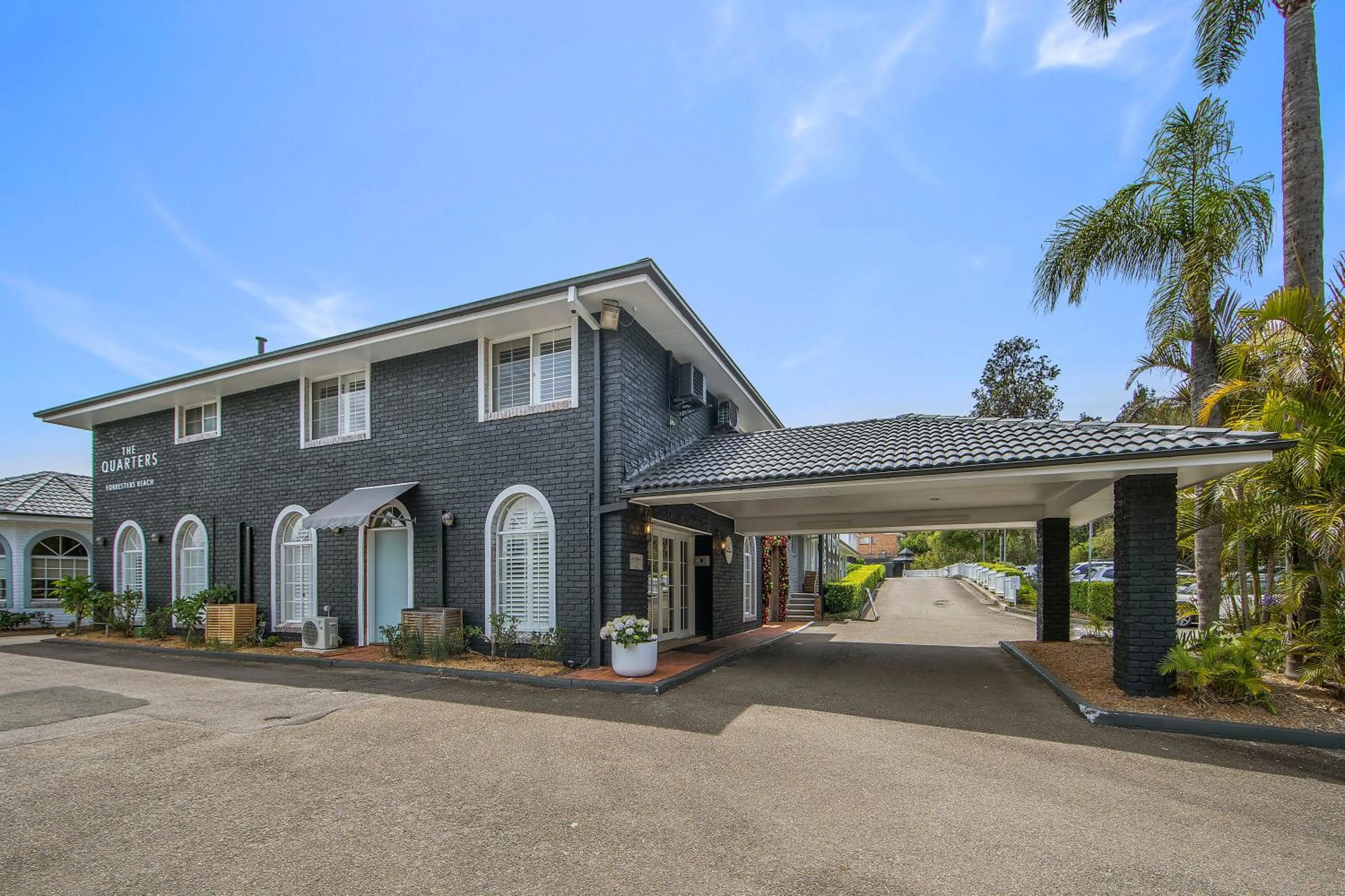 Lobby or reception in The Quarters, an Ascend Collection Hotel