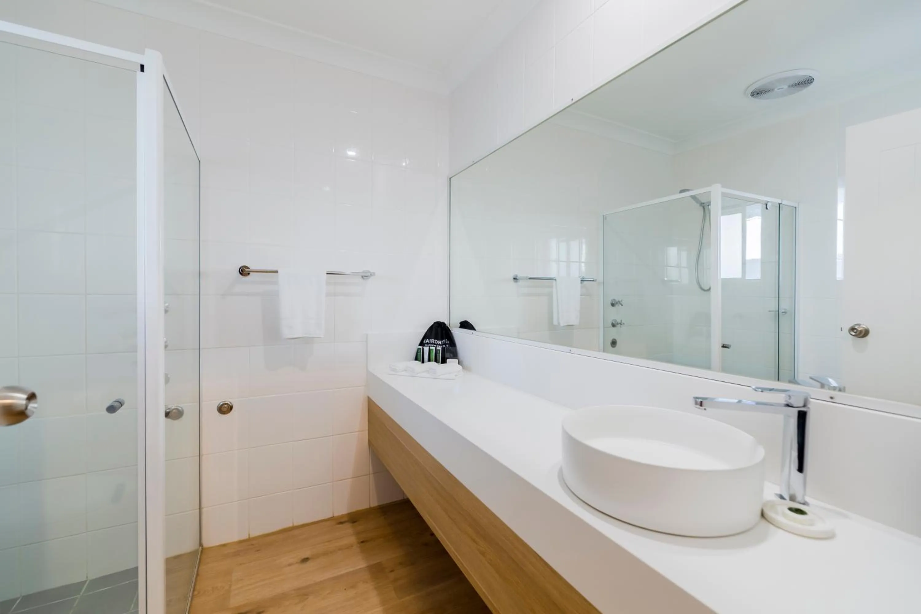 Bathroom in The Quarters, an Ascend Collection Hotel