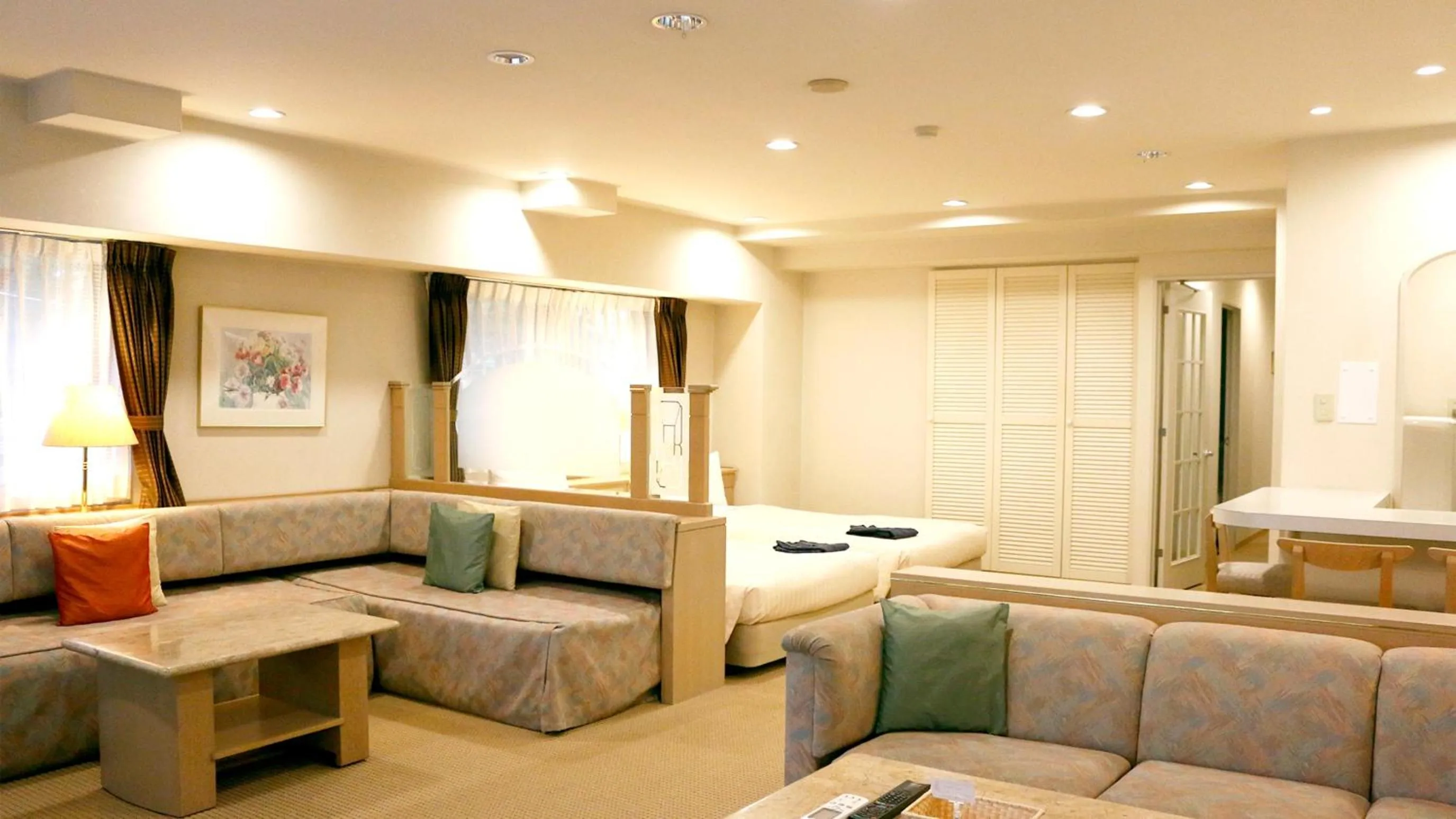 Photo of the whole room in Hotel Cypress Karuizawa