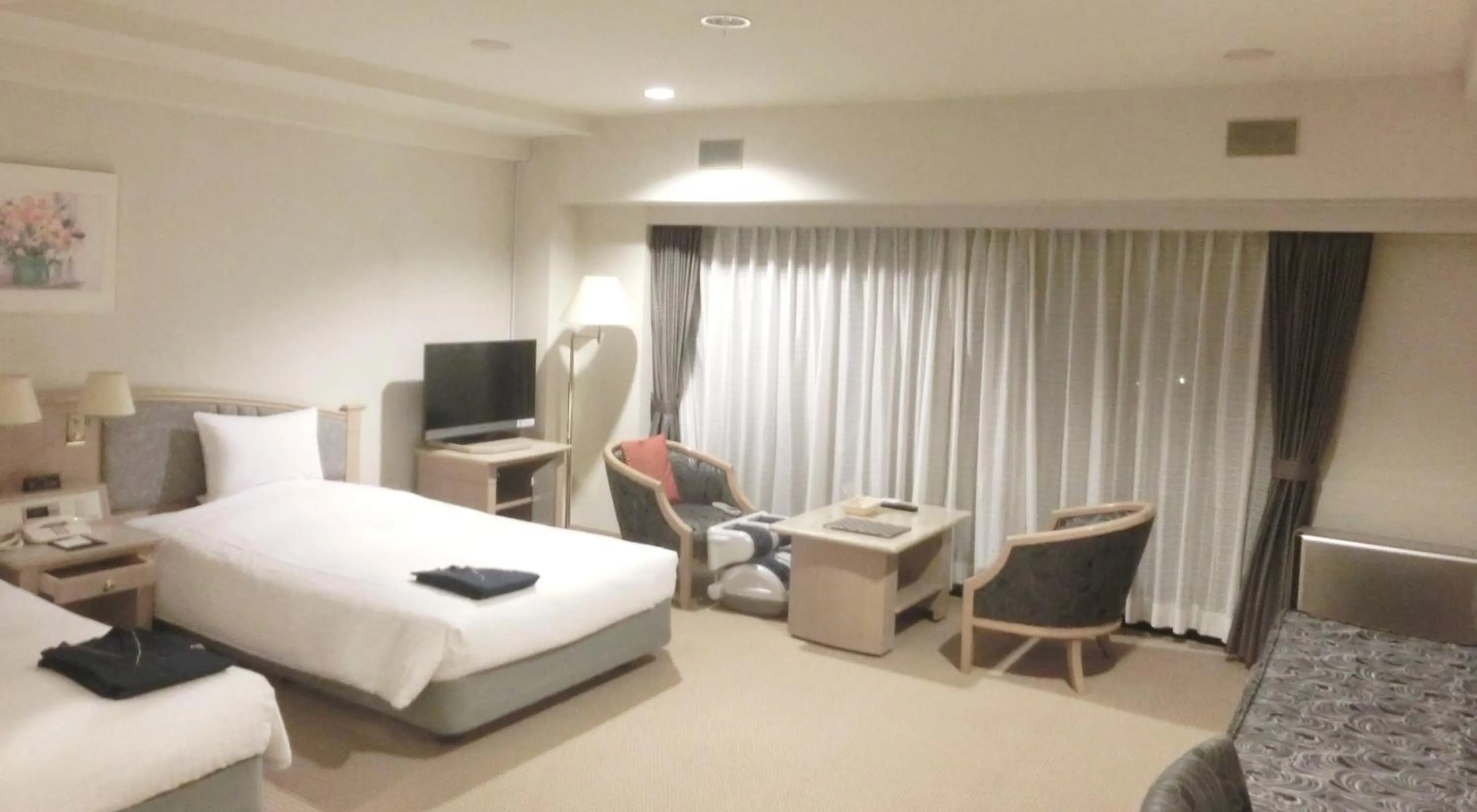 Photo of the whole room, Bed in Hotel Cypress Karuizawa