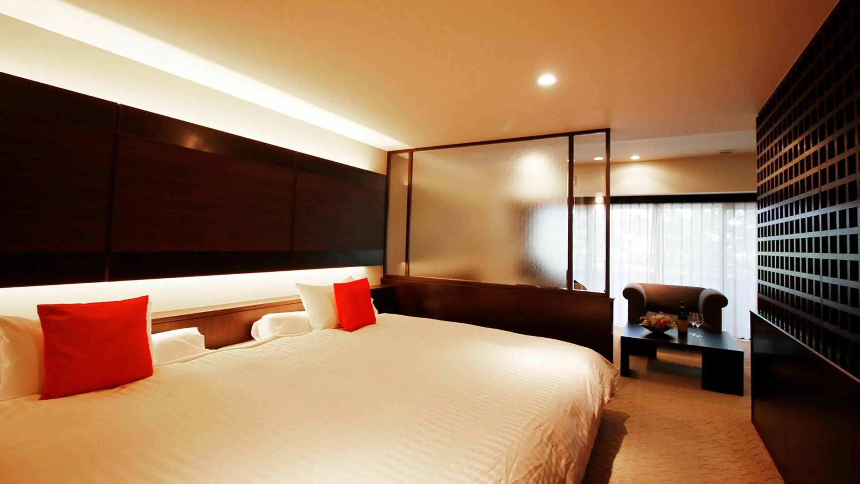 Photo of the whole room, Bed in Hotel Cypress Karuizawa