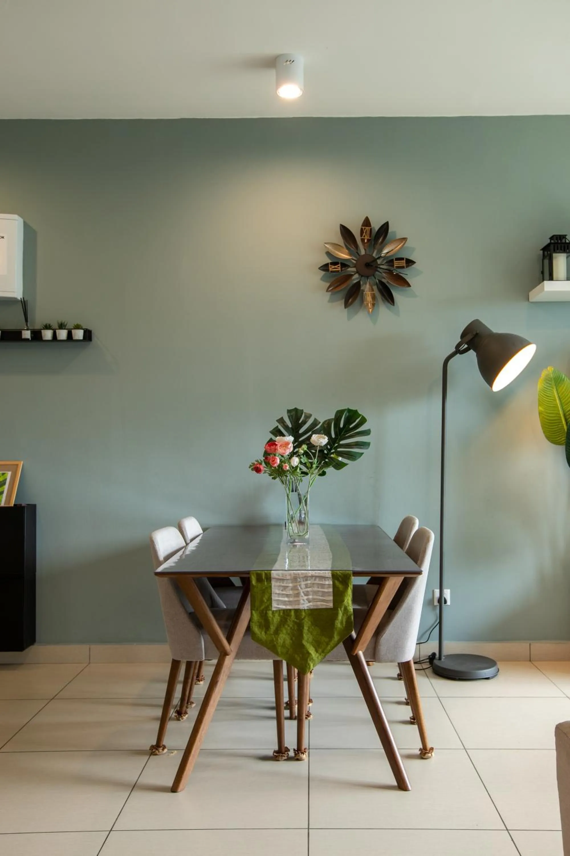 Dining area in The Tropic@Midhill Genting (Free Wi-Fi)