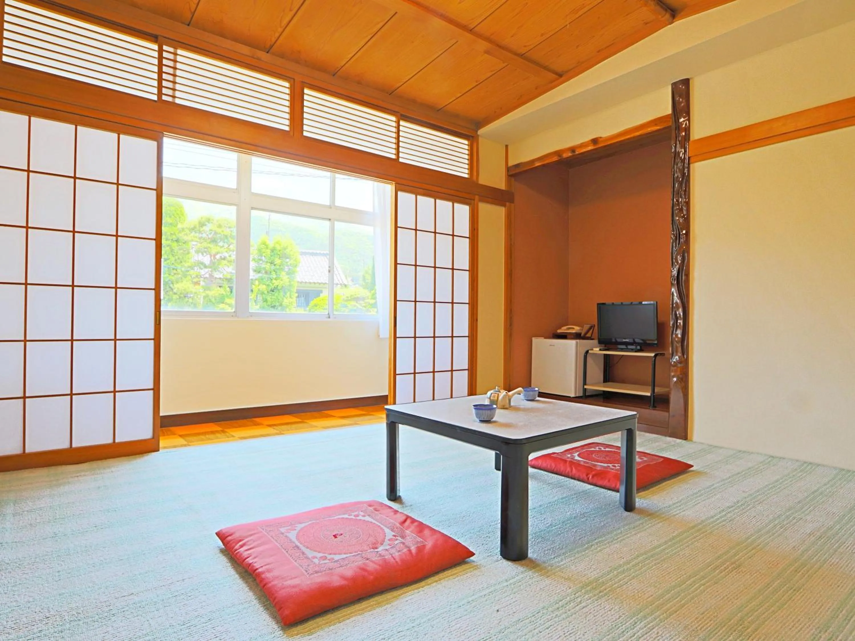 Photo of the whole room in Minshuku Miyama