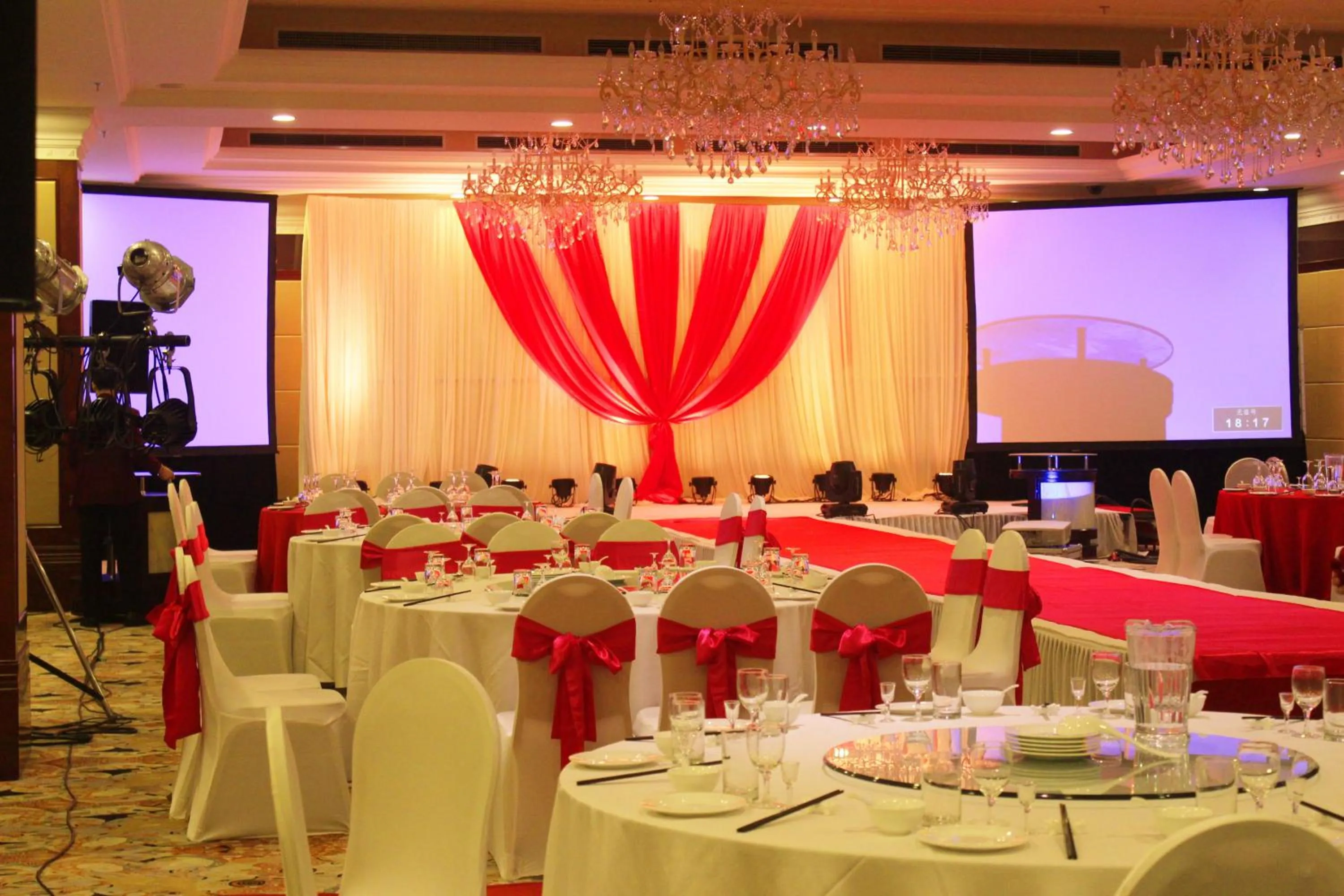 Restaurant/places to eat in Beijing Continental Grand Hotel