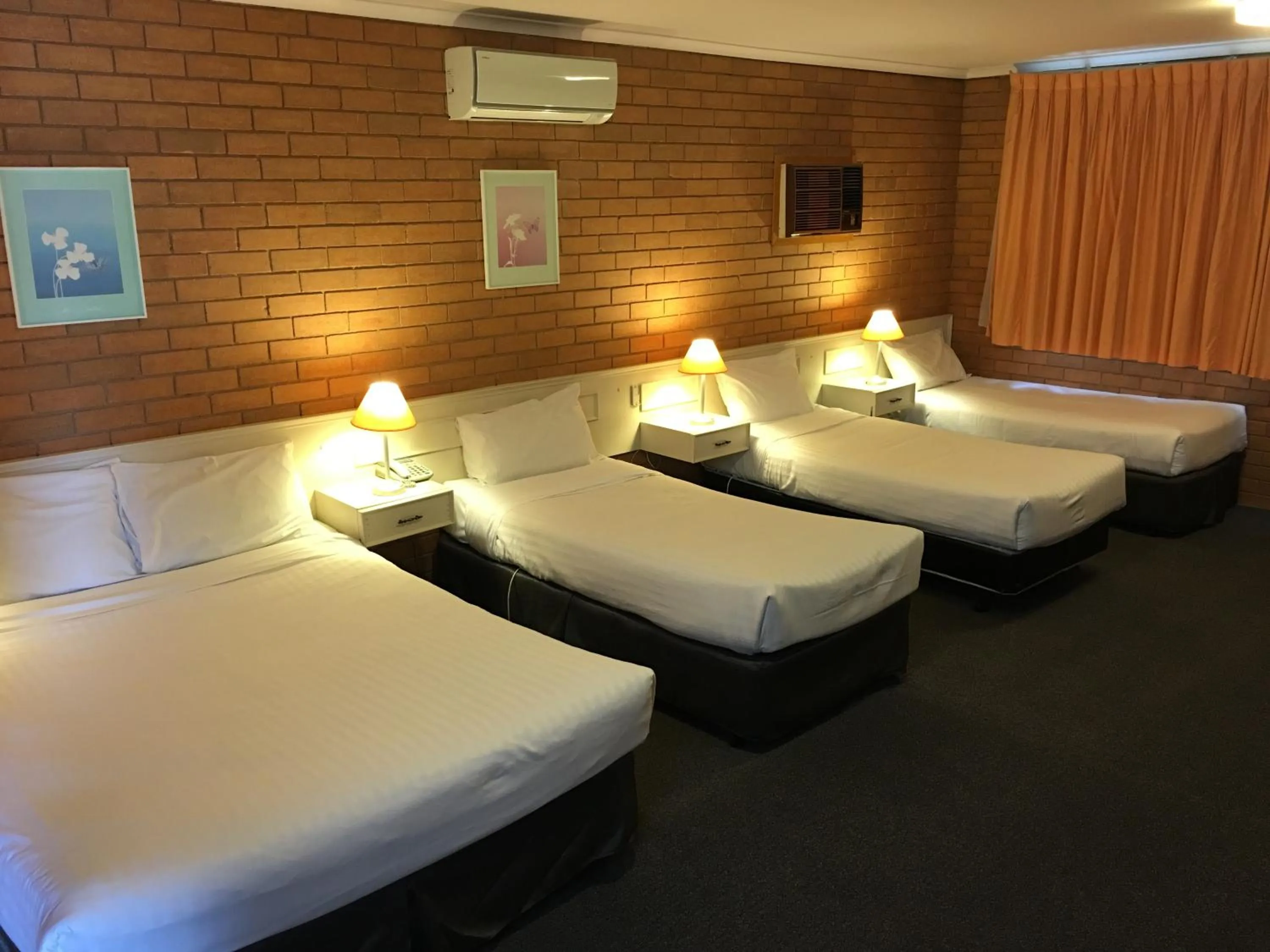 Bed in Essendon Motel