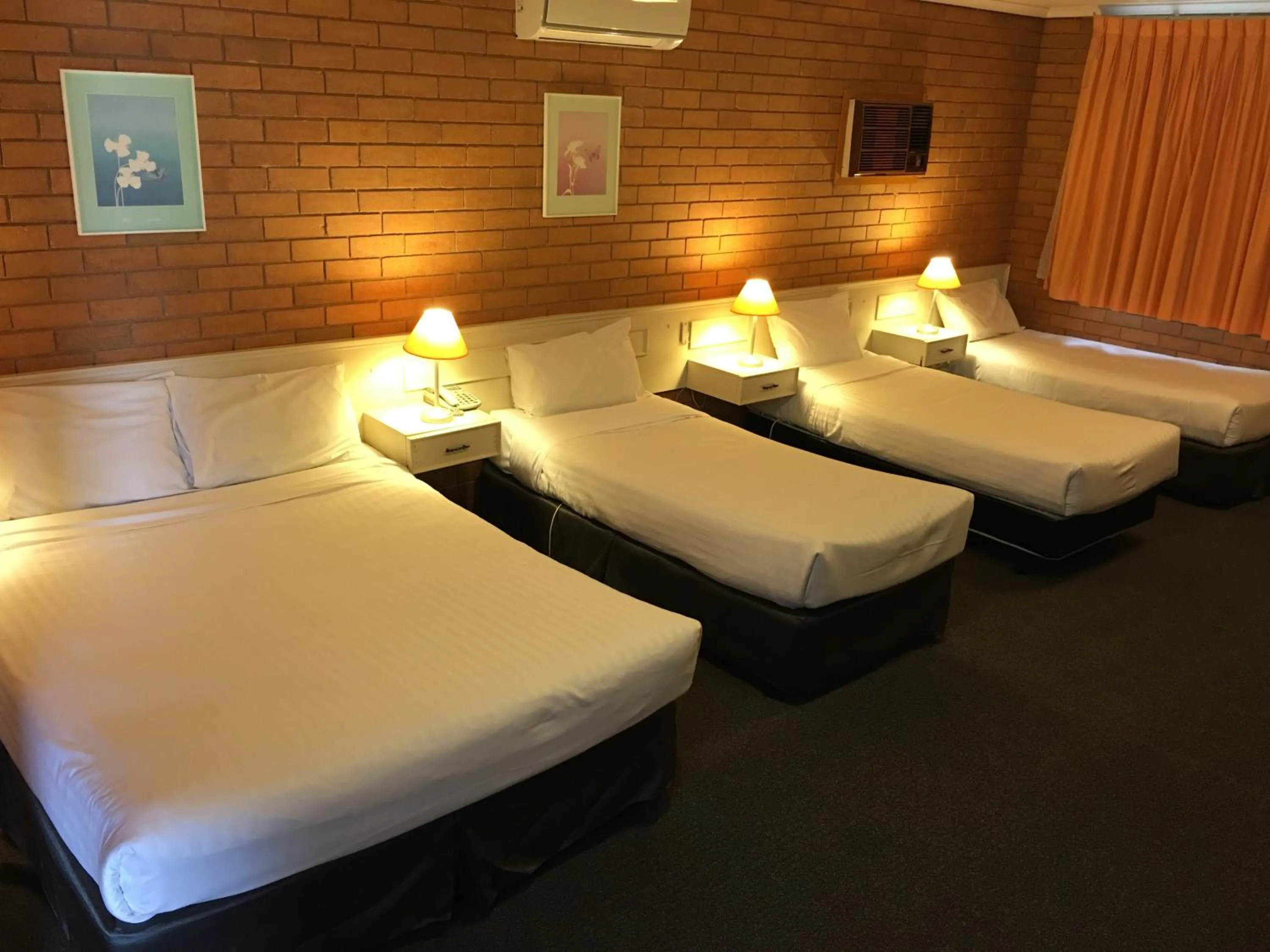 Bed in Essendon Motel