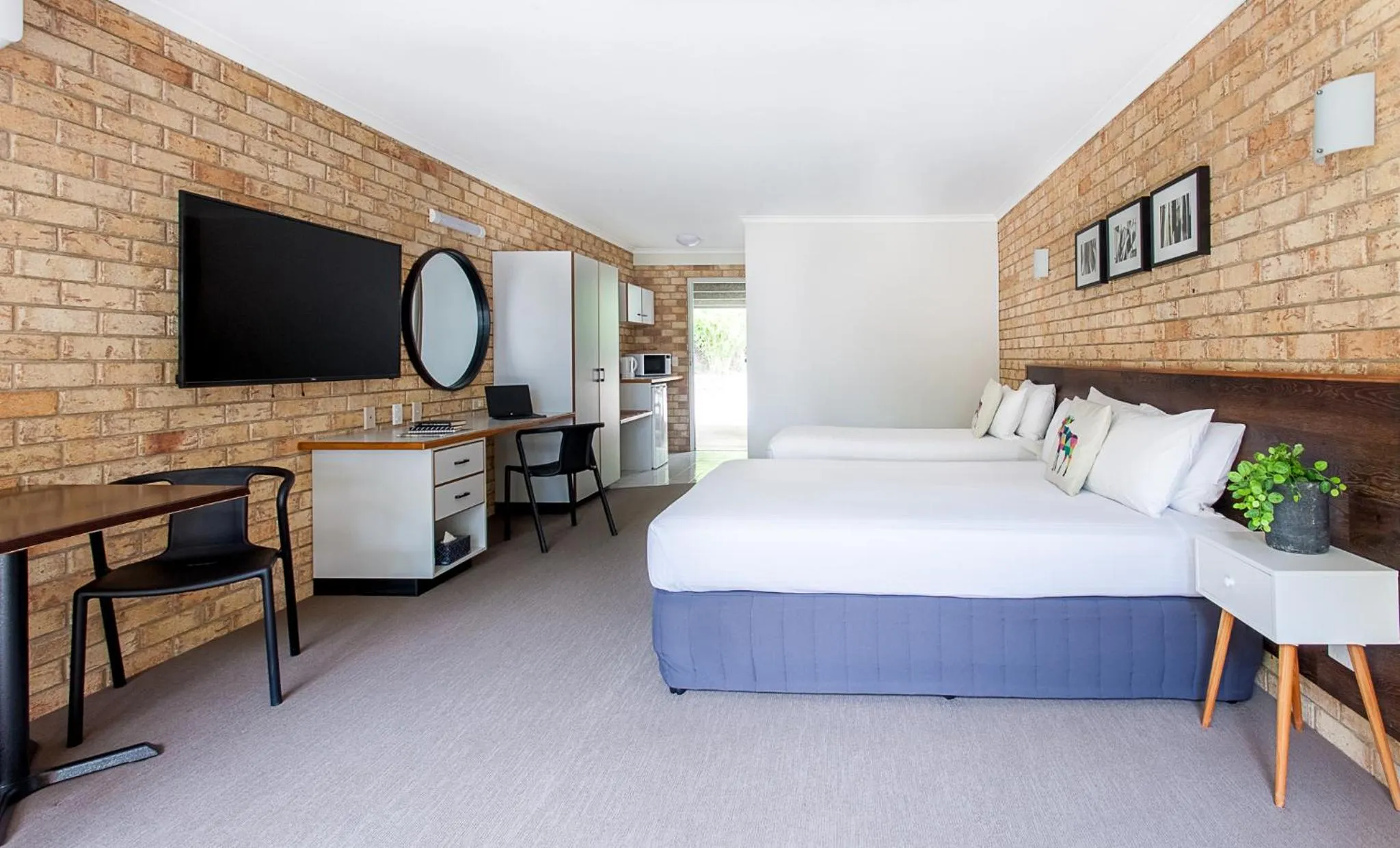 Coffee/tea facilities, Bed in Sunshine Coast Motor Lodge