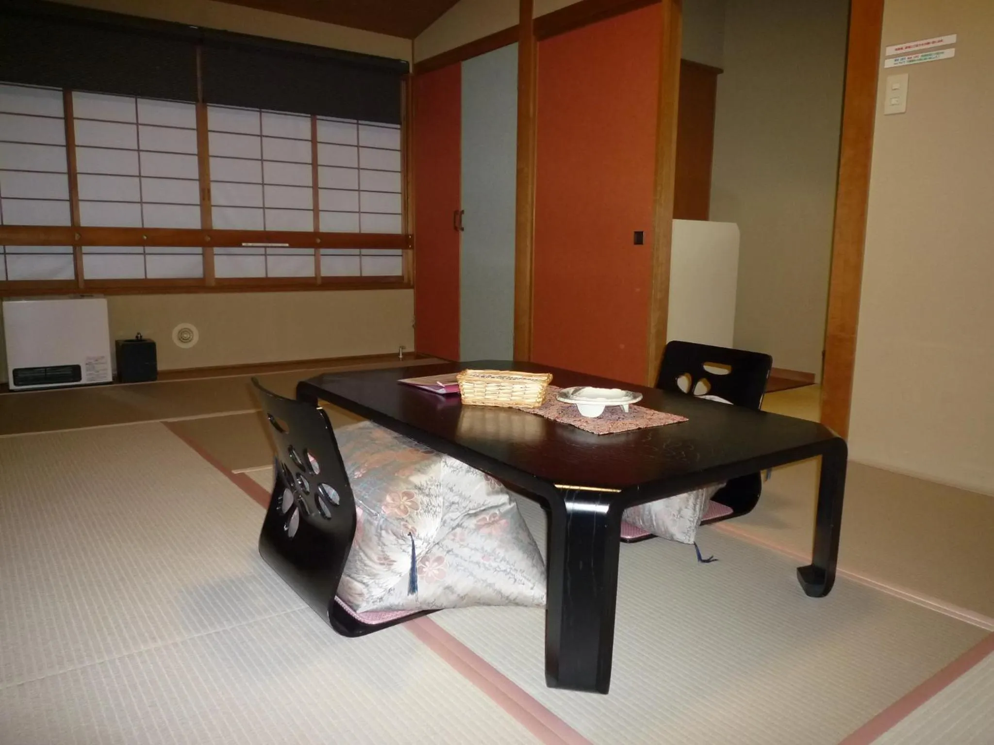 Photo of the whole room in Yudanaka Tawaraya Ryokan