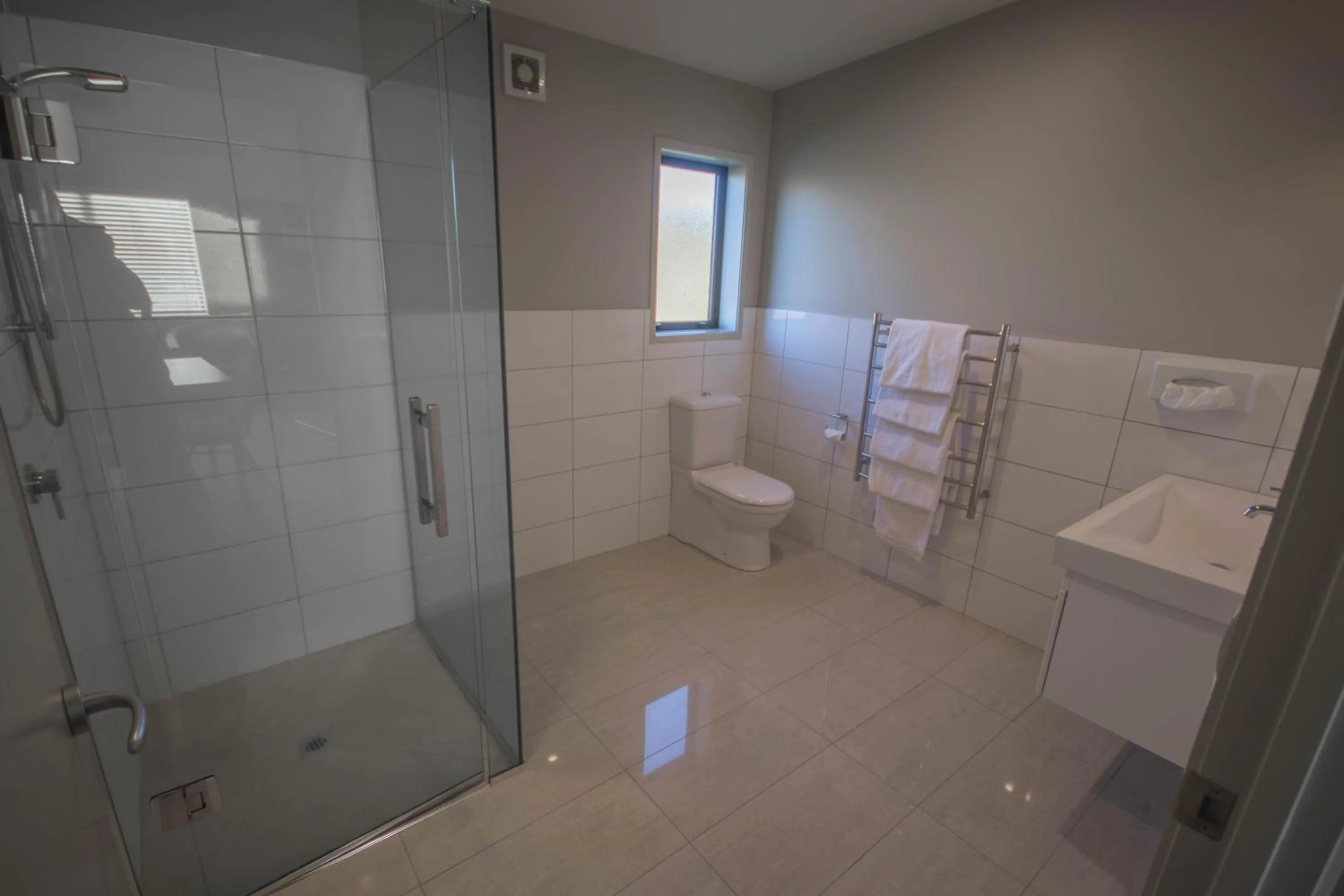 Bathroom in Amity Motel