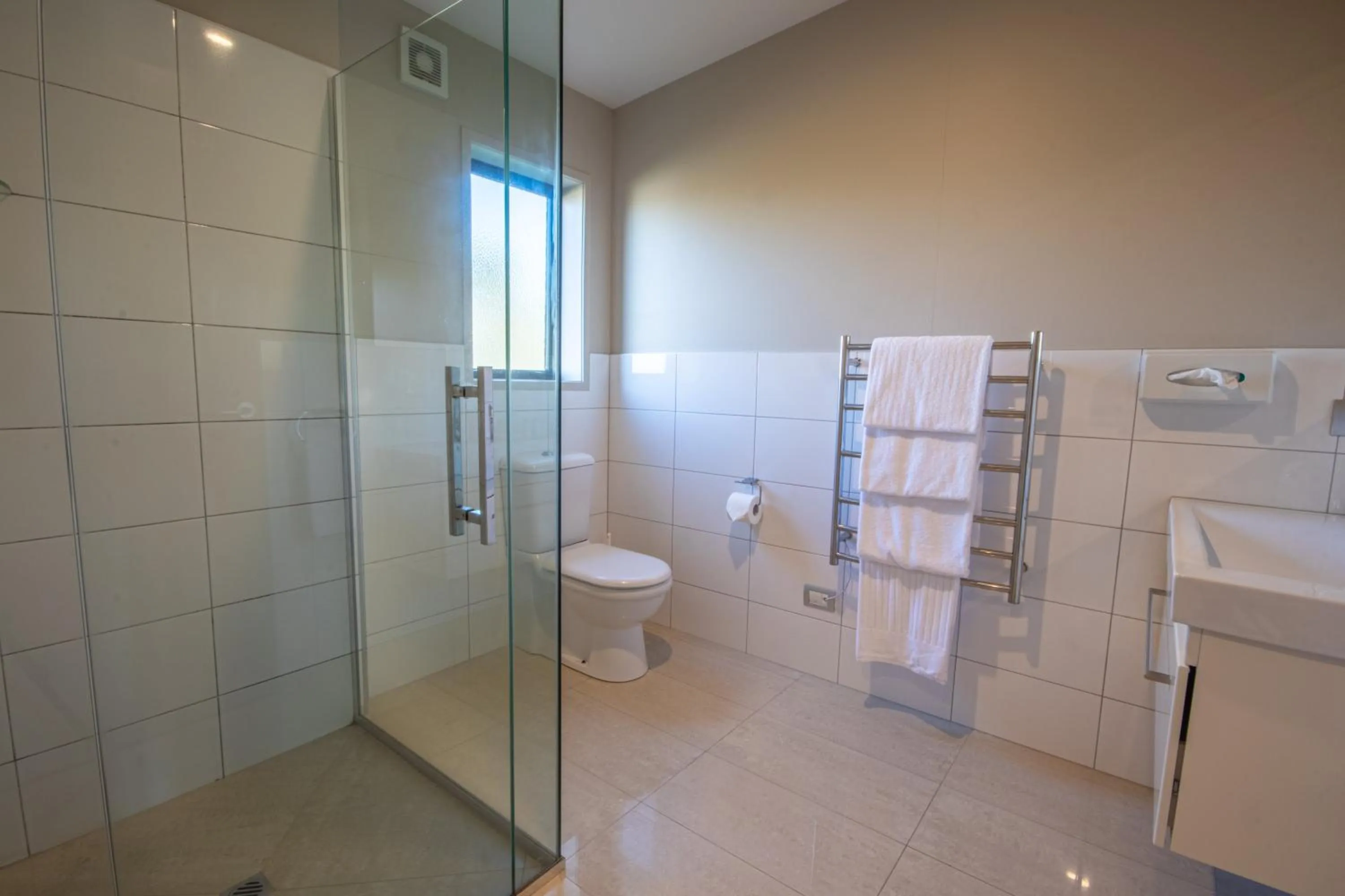 Bathroom in Amity Motel