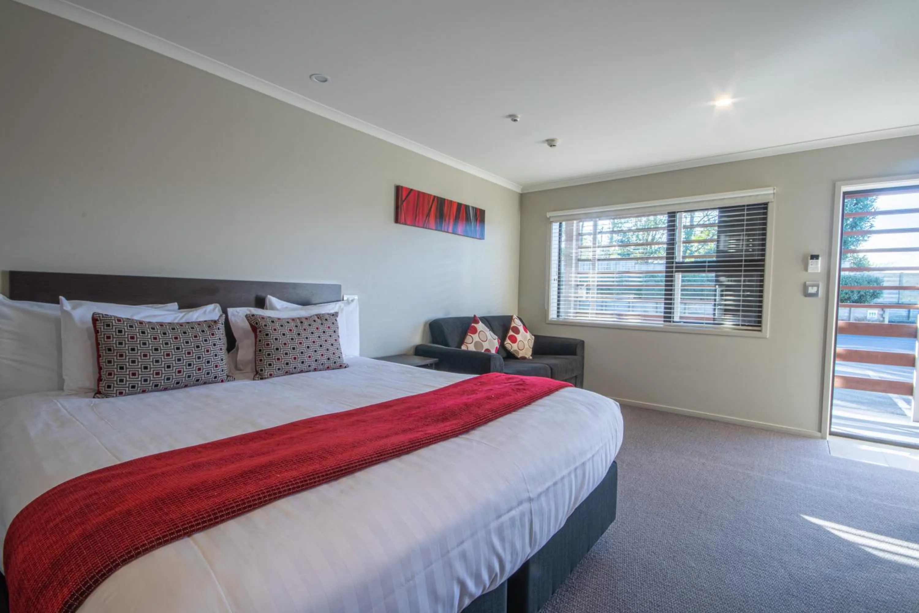 Bedroom, Bed in Amity Motel