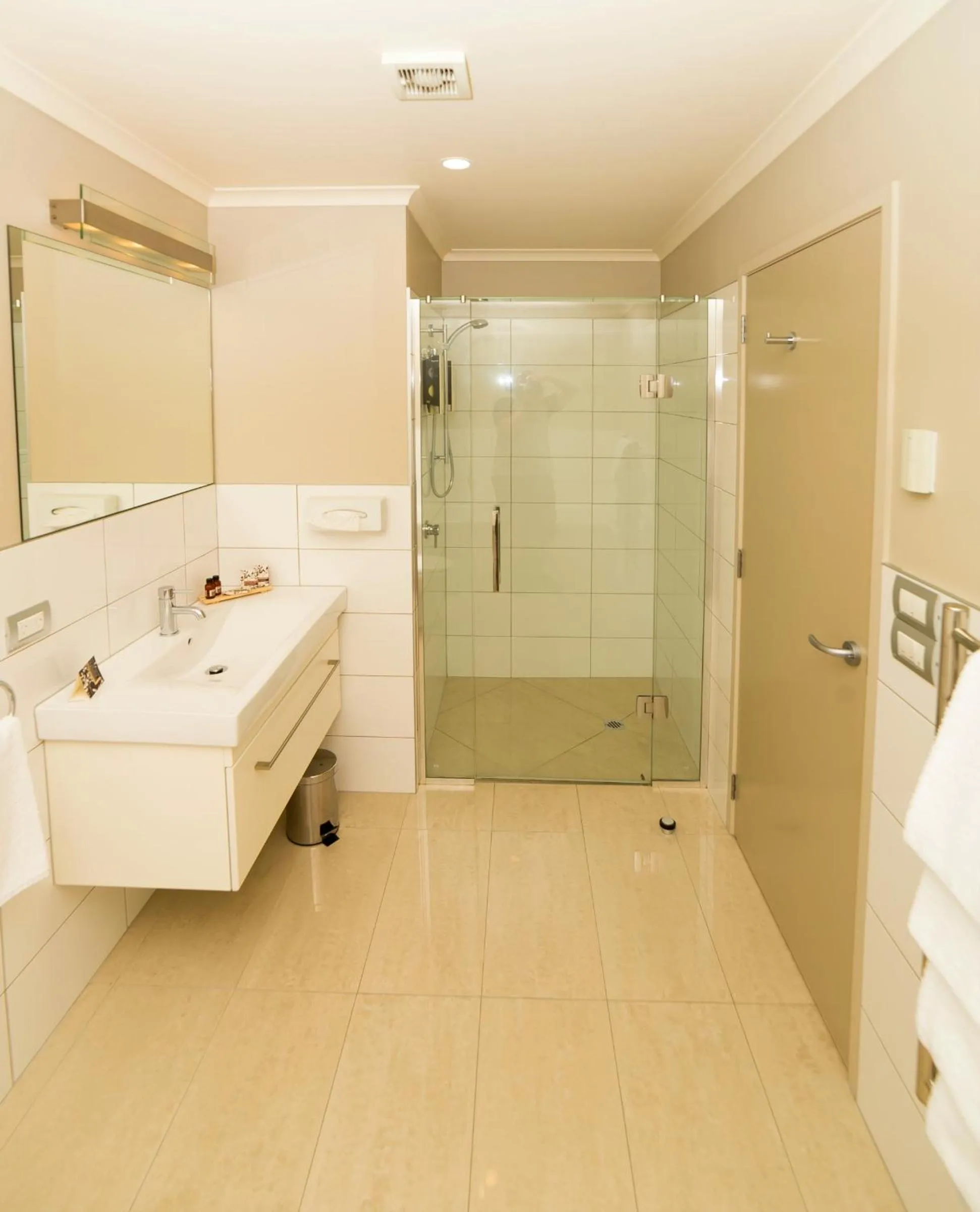 Shower in Amity Motel