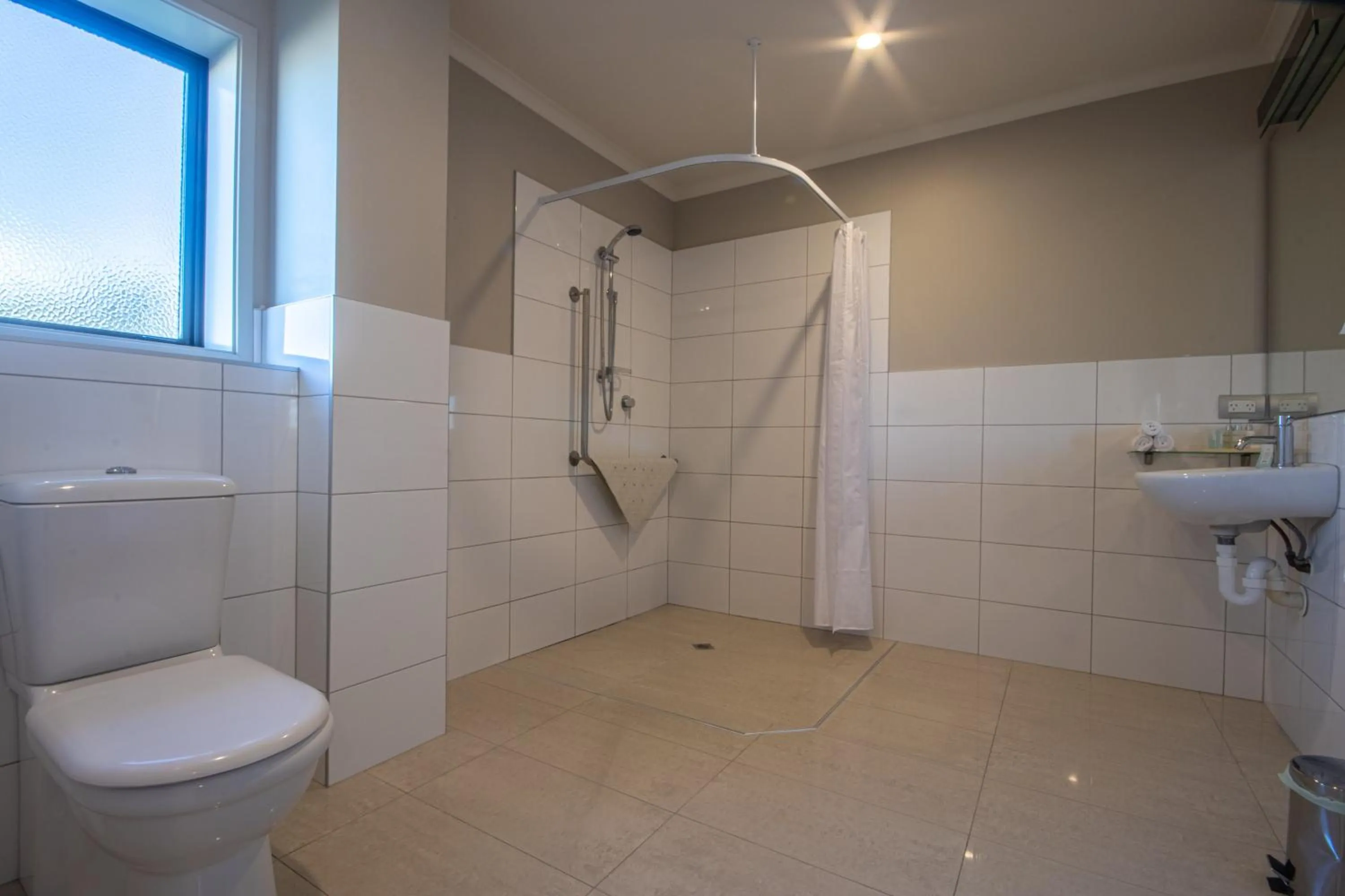 Bathroom in Amity Motel