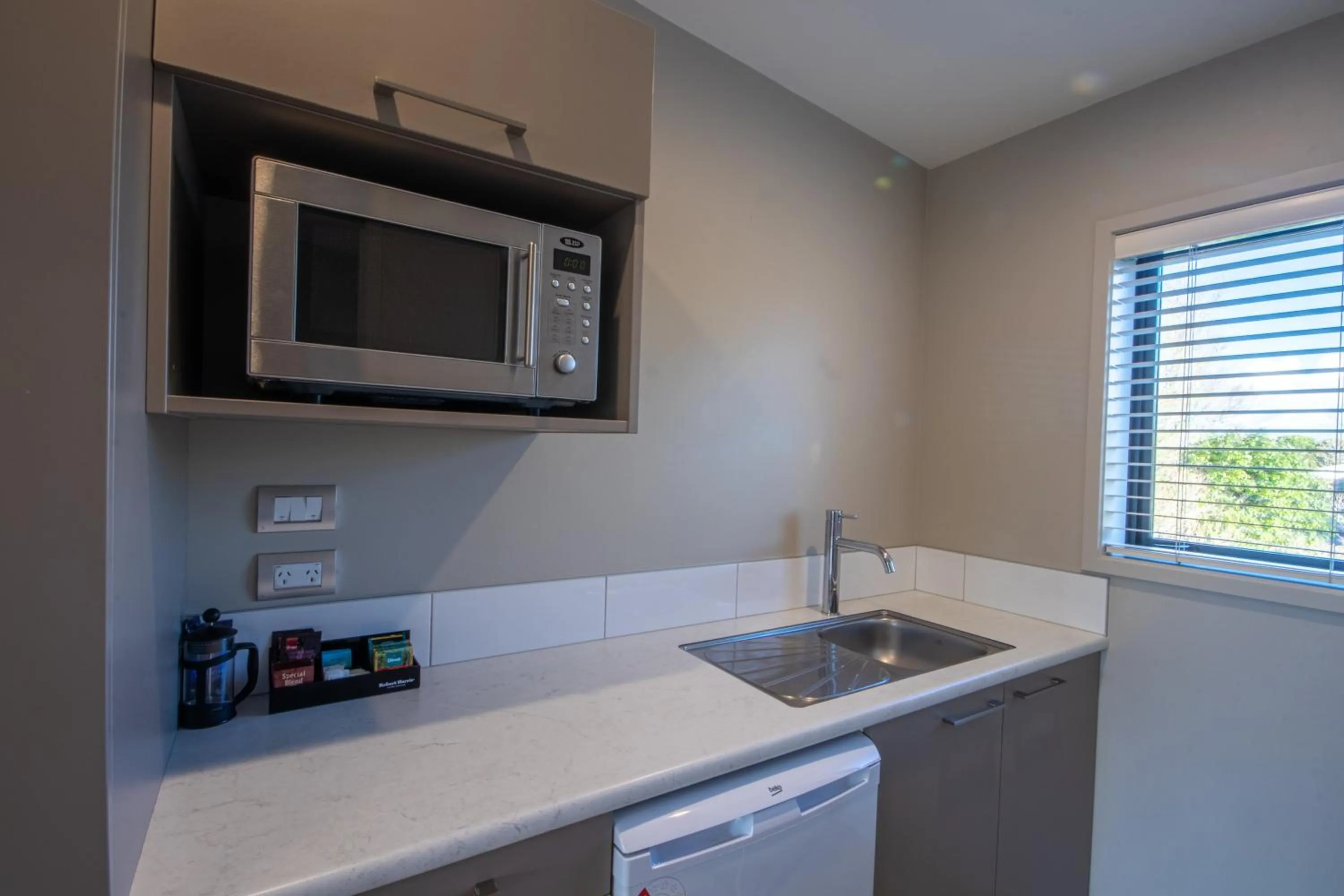 Kitchen or kitchenette in Amity Motel