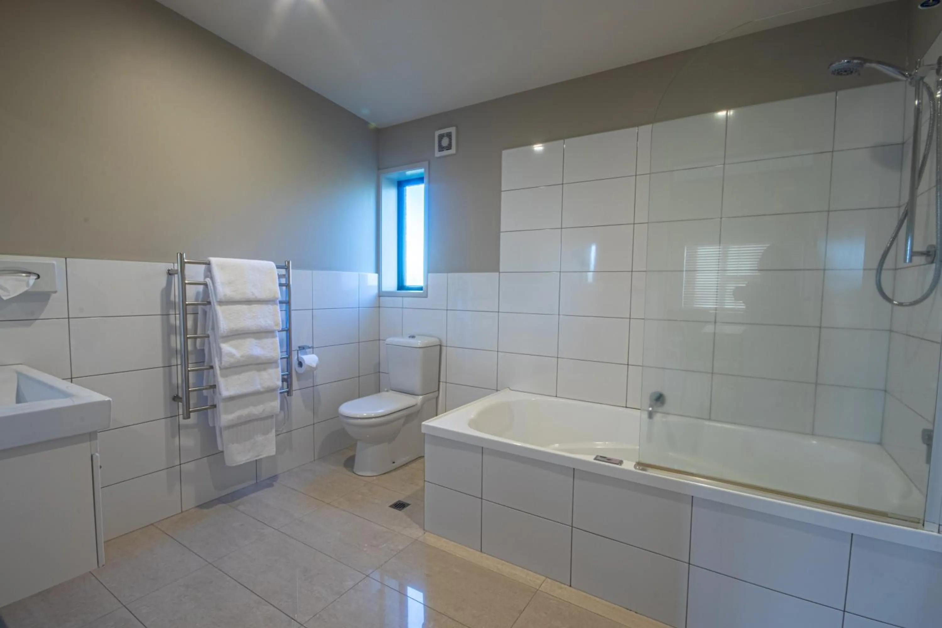 Bathroom in Amity Motel