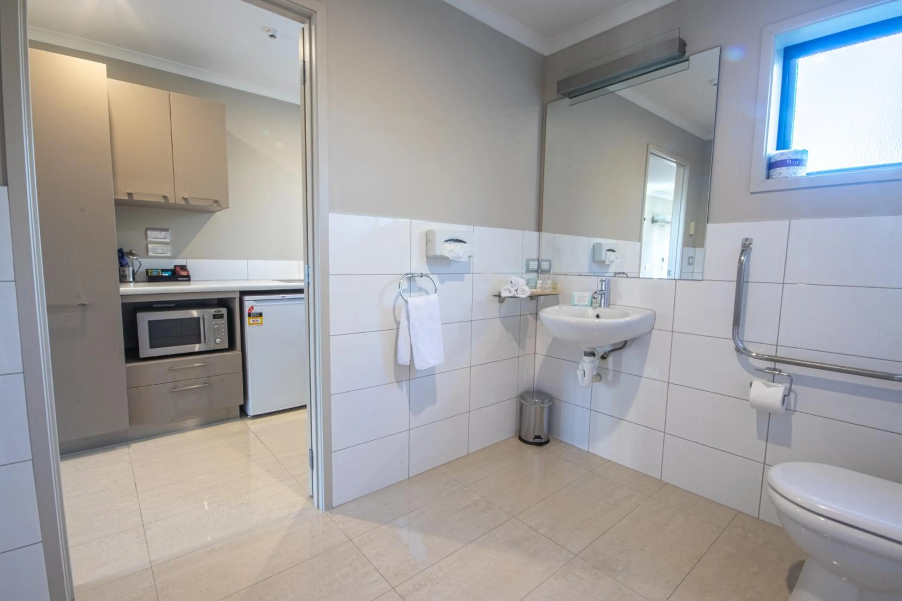 Bathroom in Amity Motel