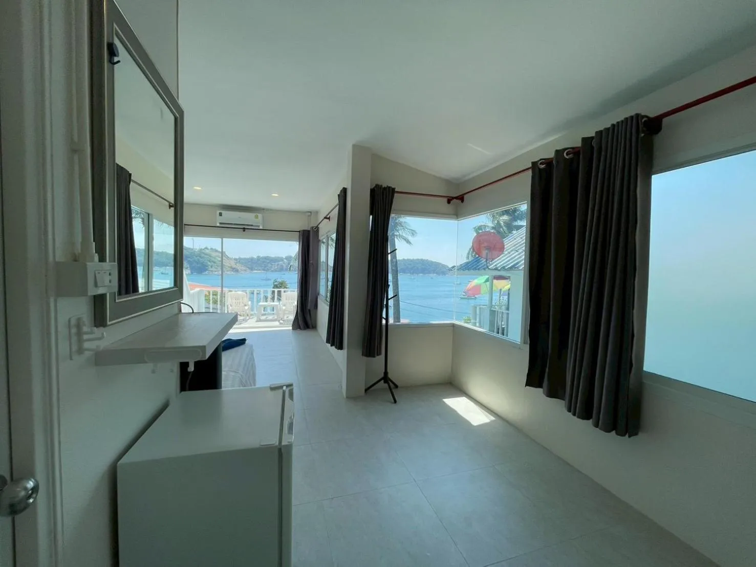 Naiharn On The Rock Resort Phuket