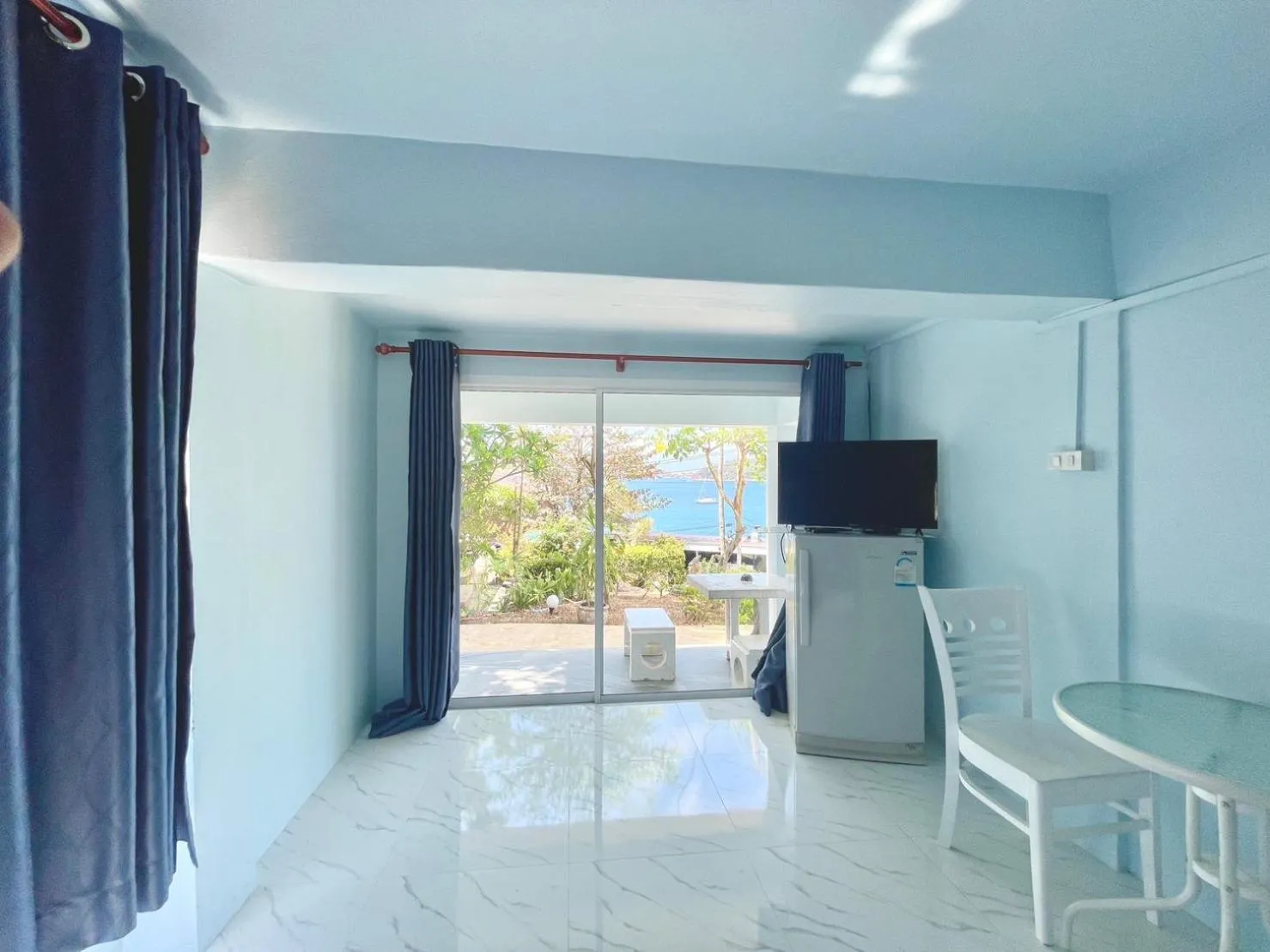 Naiharn On The Rock Resort Phuket