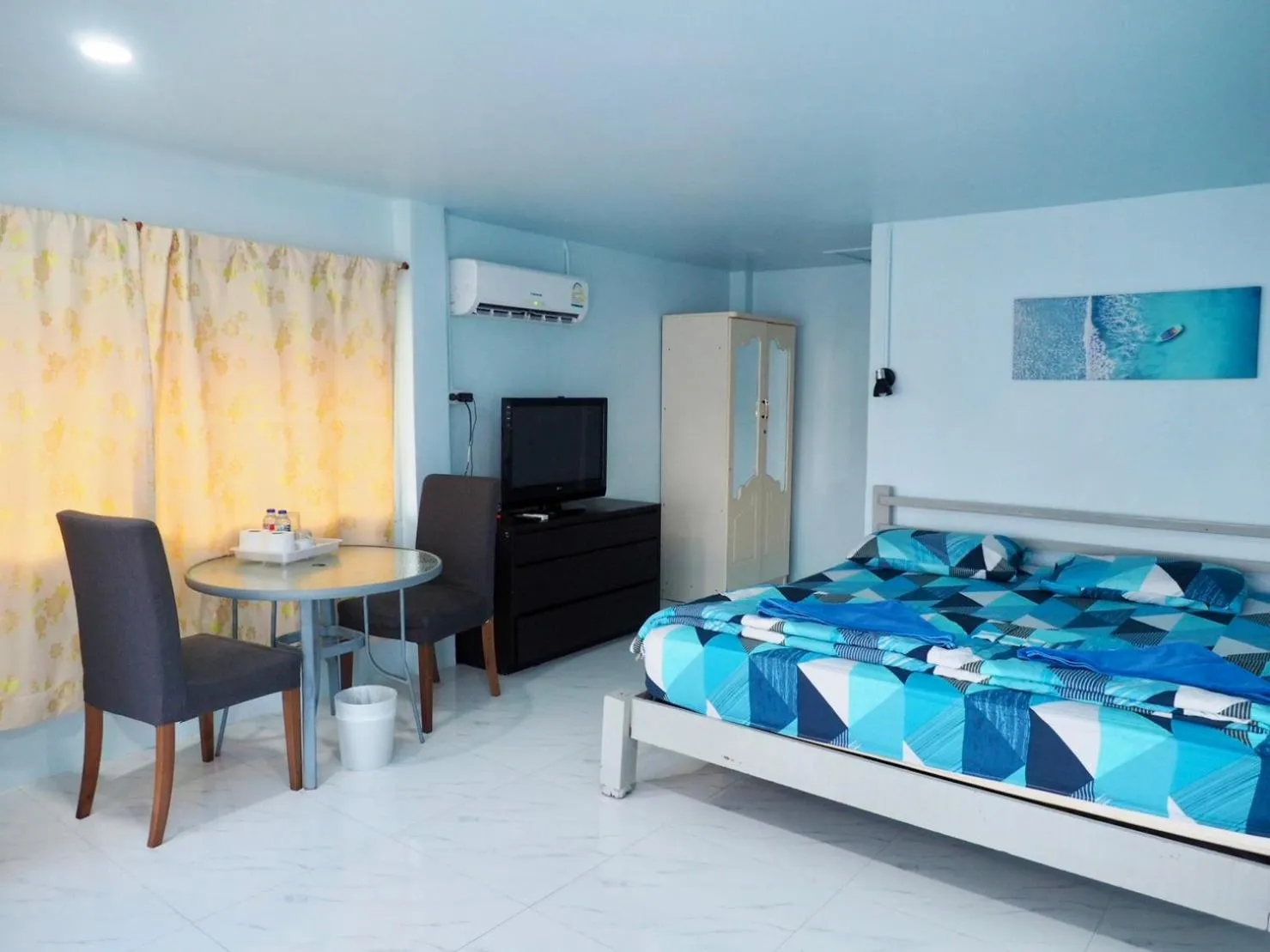 Bed in Naiharn On The Rock Resort Phuket