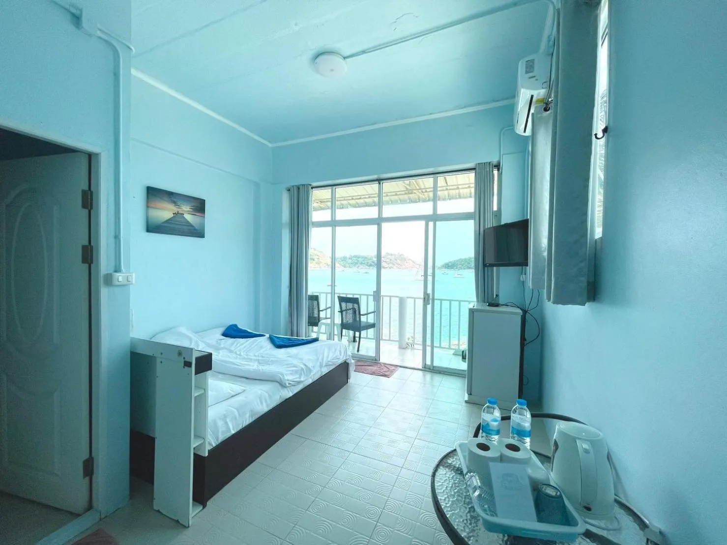 Bed in Naiharn On The Rock Resort Phuket