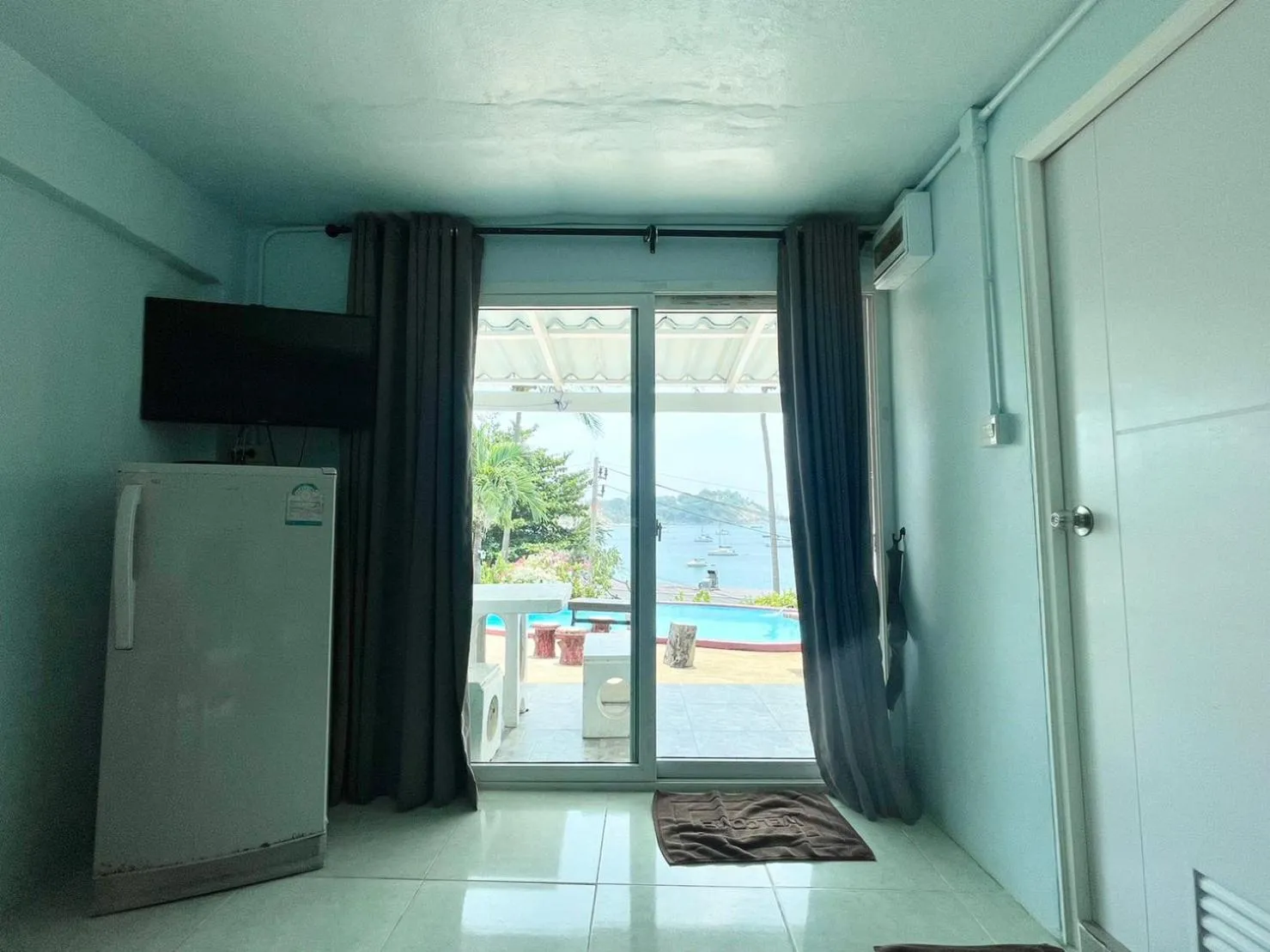 Naiharn On The Rock Resort Phuket