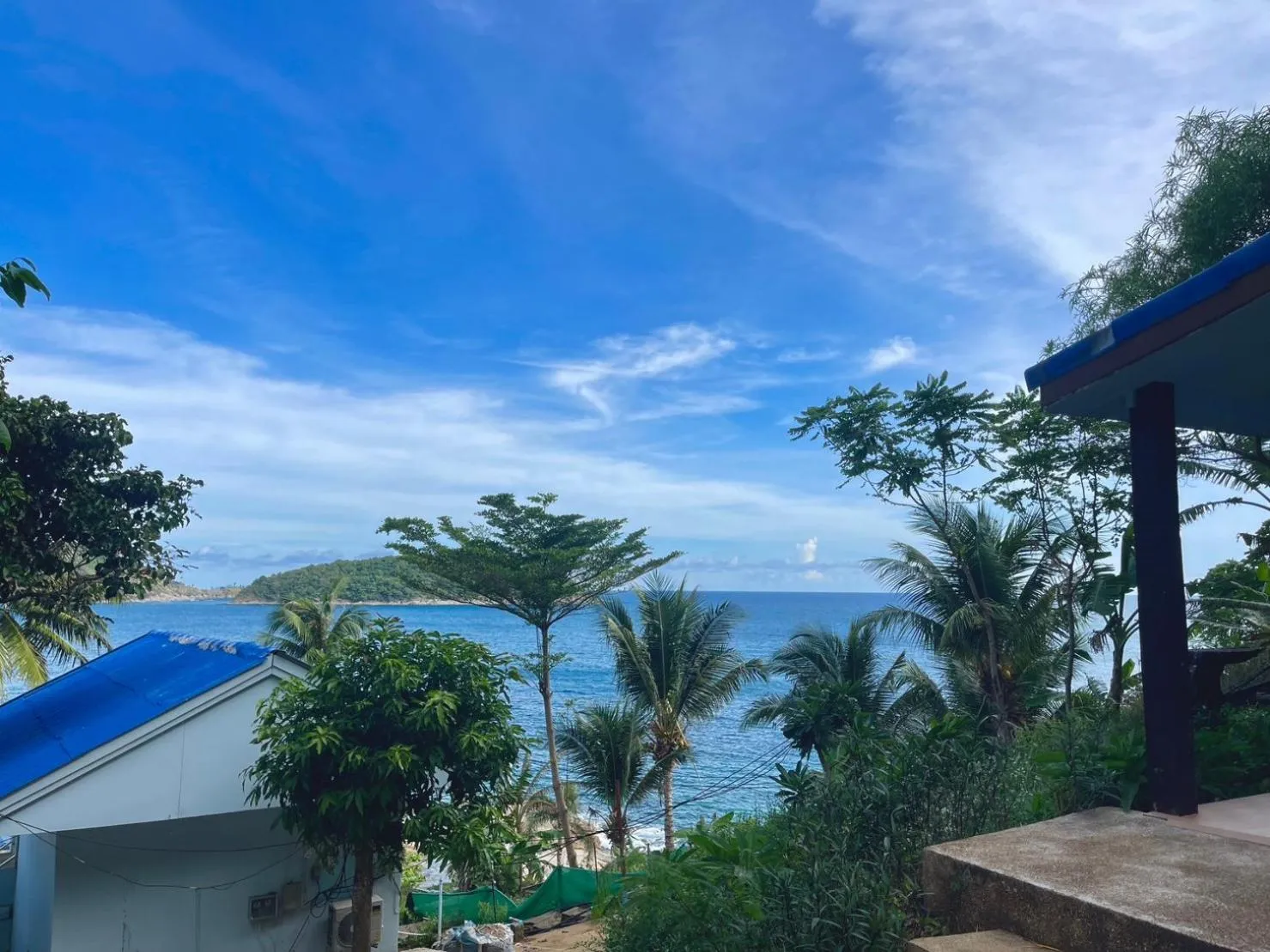 Day in Naiharn On The Rock Resort Phuket