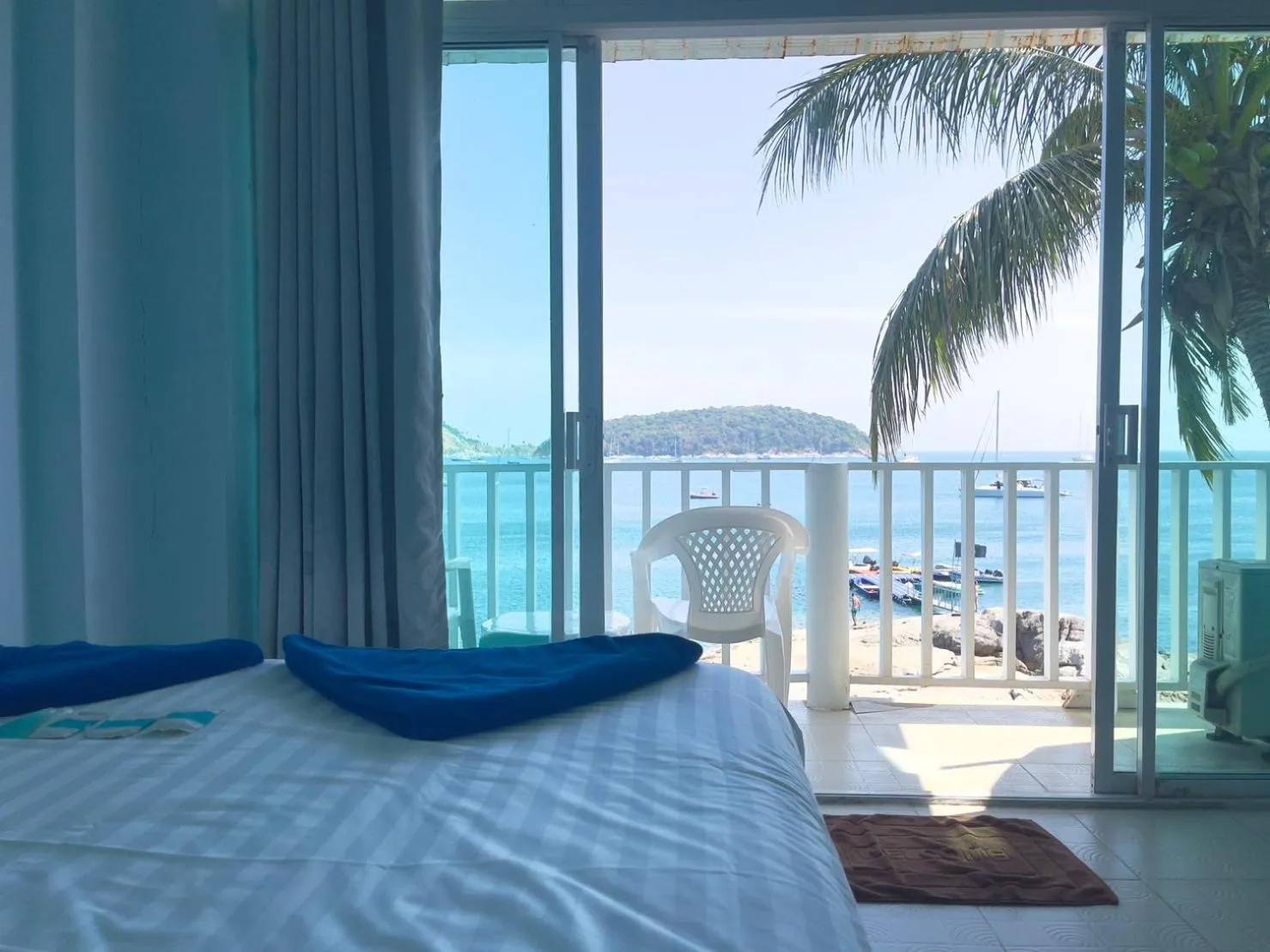 Bed in Naiharn On The Rock Resort Phuket