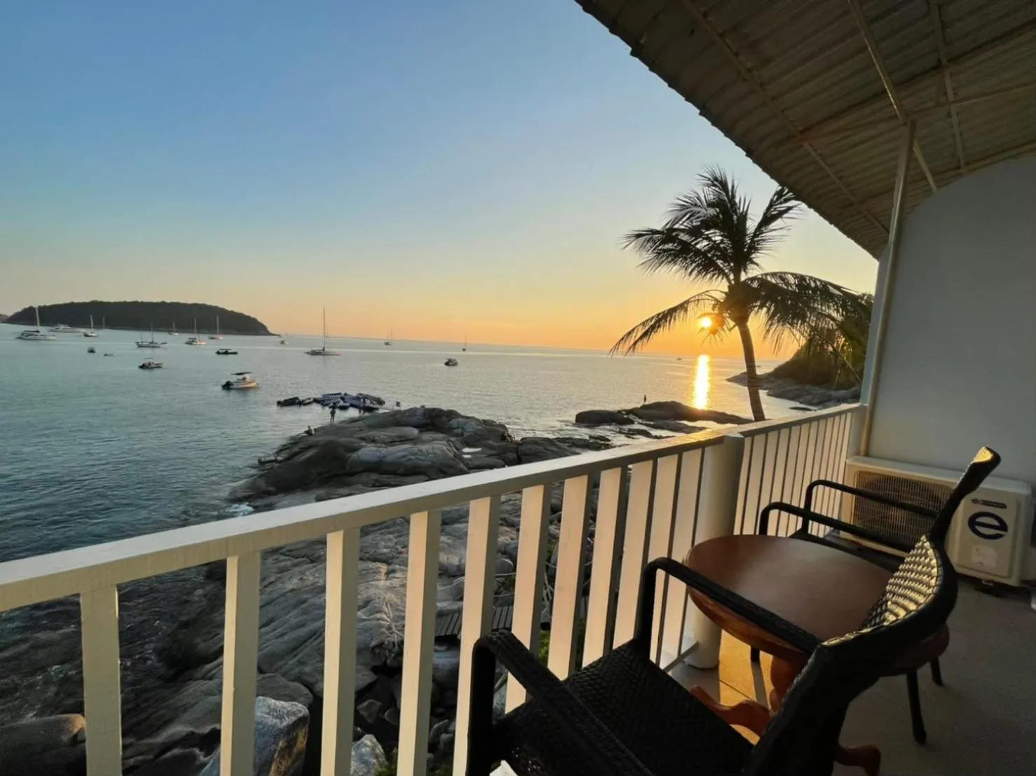 Day in Naiharn On The Rock Resort Phuket