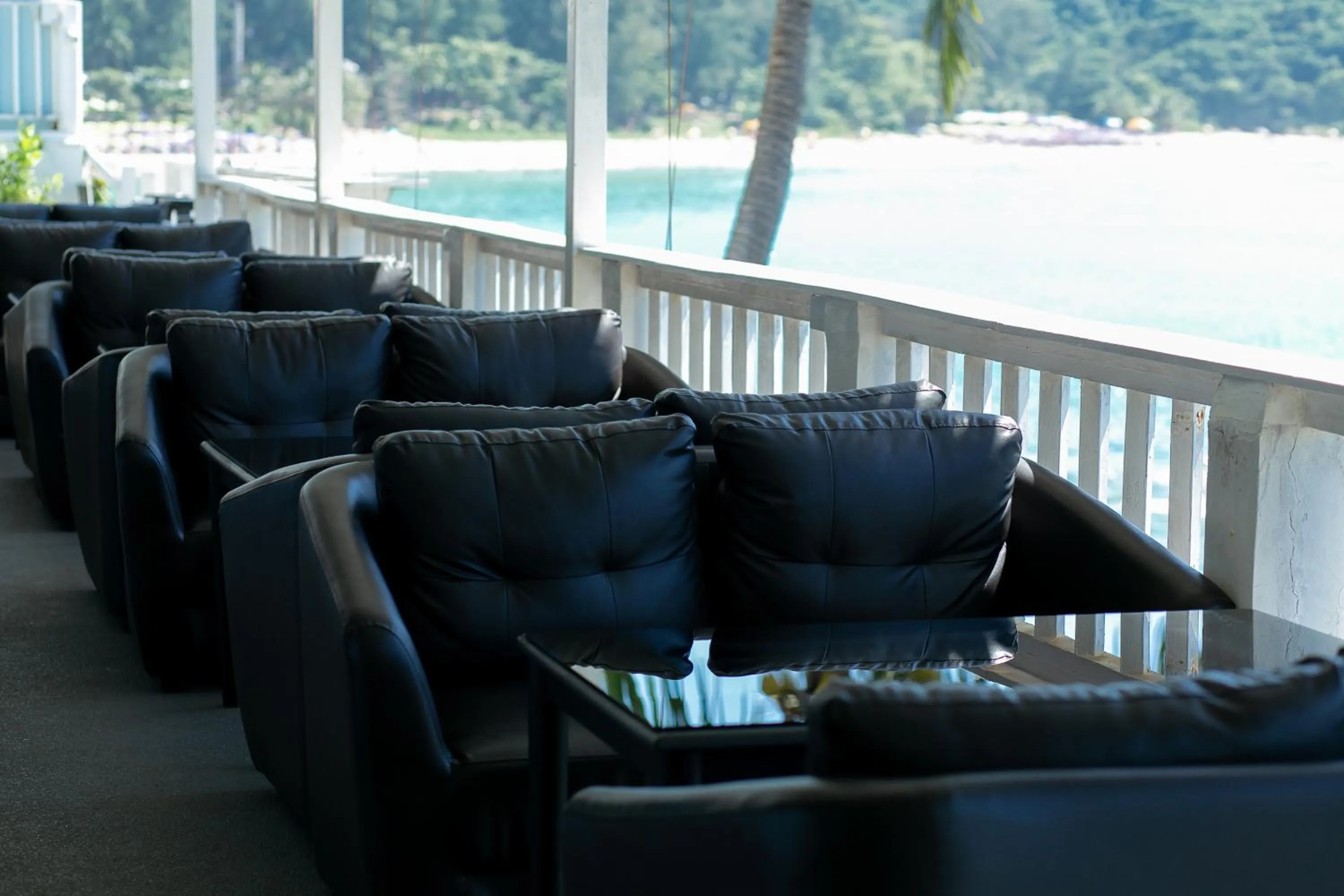 Restaurant/places to eat in Naiharn On The Rock Resort Phuket