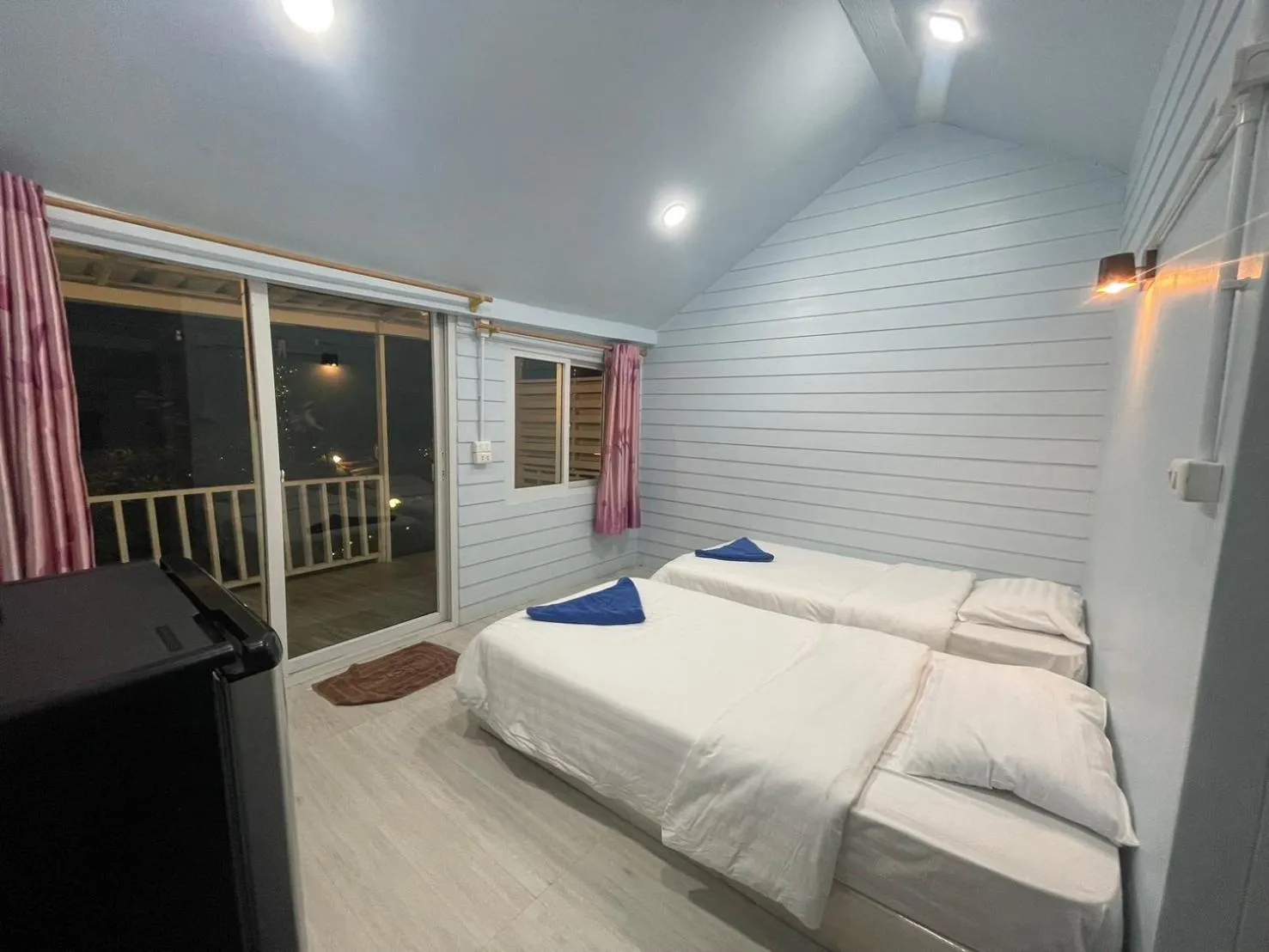 Bed in Naiharn On The Rock Resort Phuket