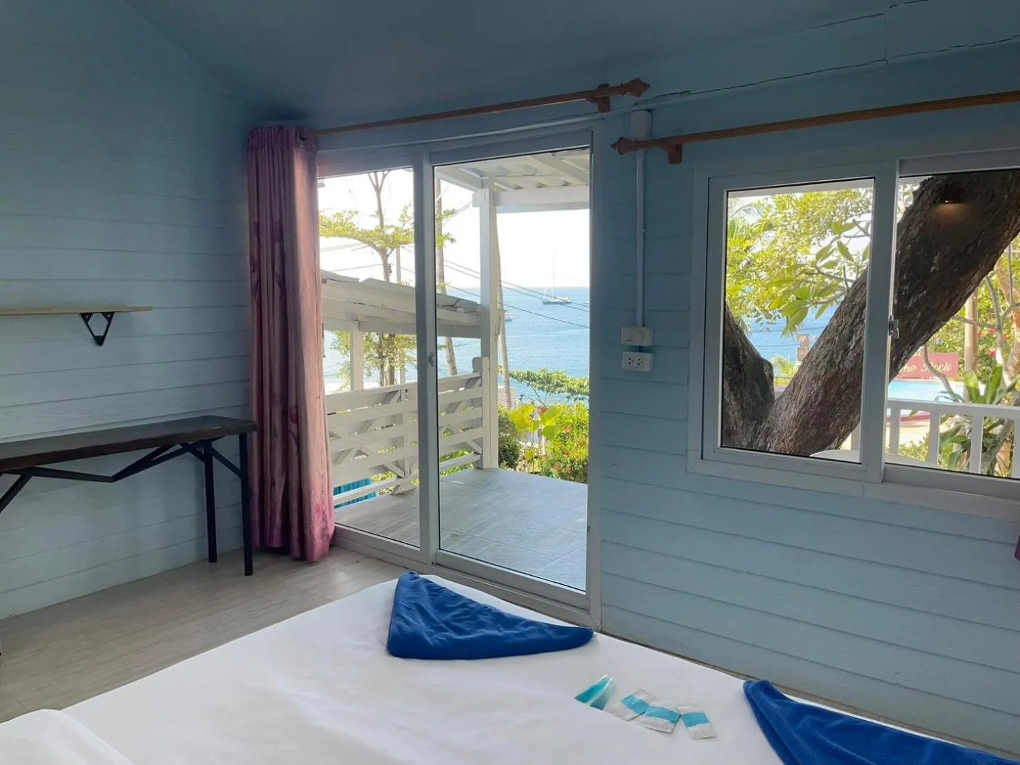 Bed in Naiharn On The Rock Resort Phuket