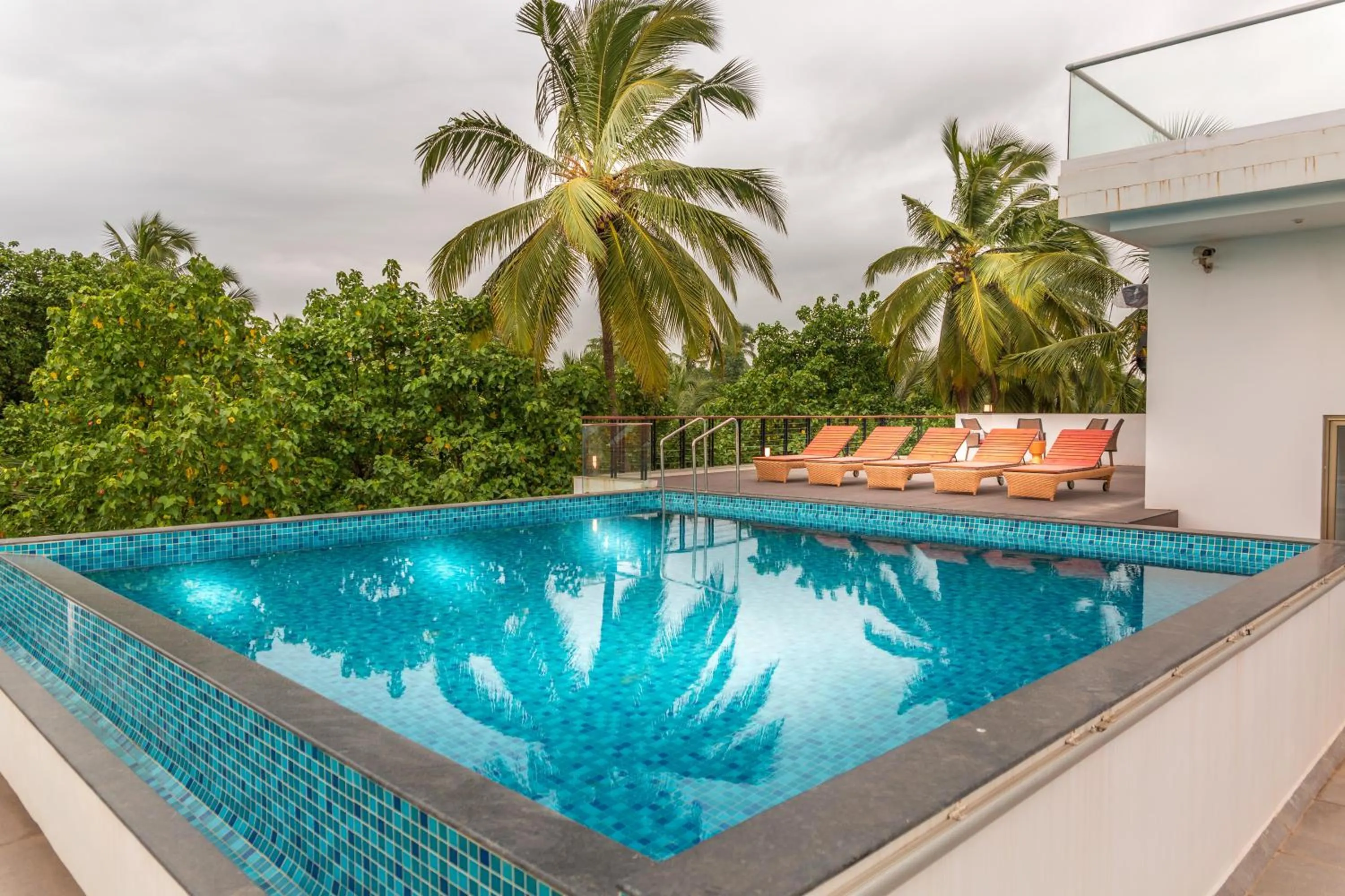 Swimming pool in Ashore by Vista, Beachfrom 6BHK, ultra luxurious with Infinity pool, SPA at Morjim