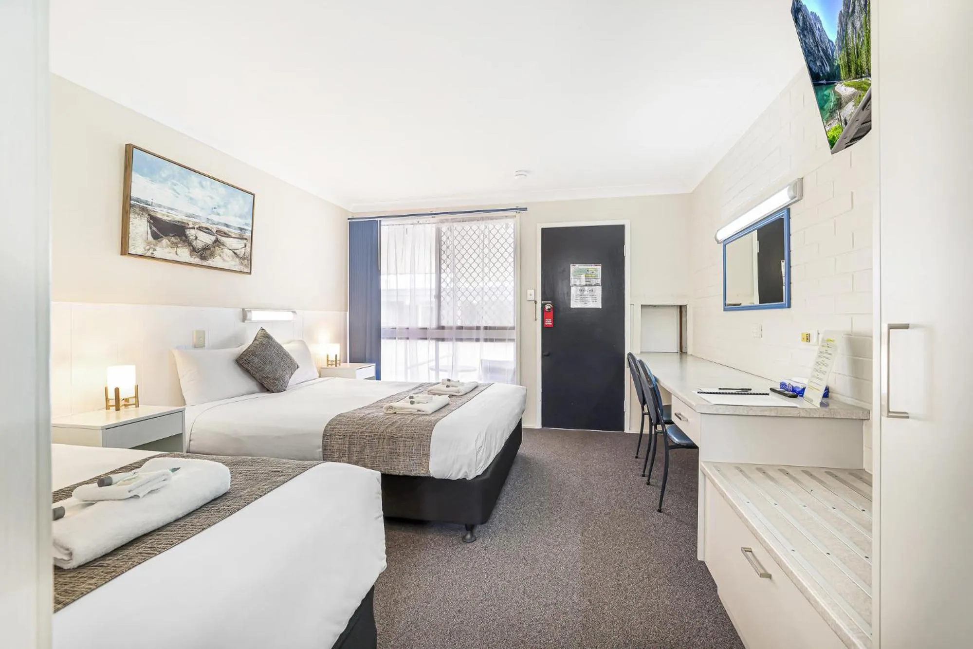 Bed in Acacia Motor Inn