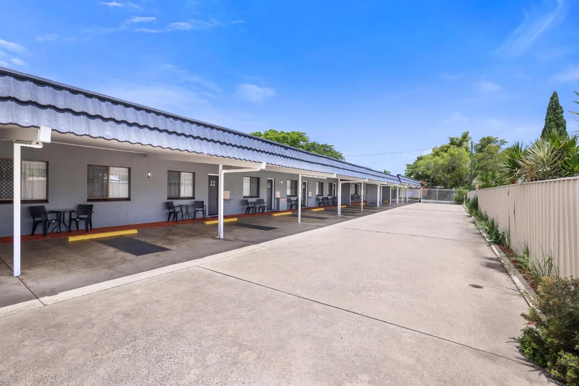 Property building in Acacia Motor Inn