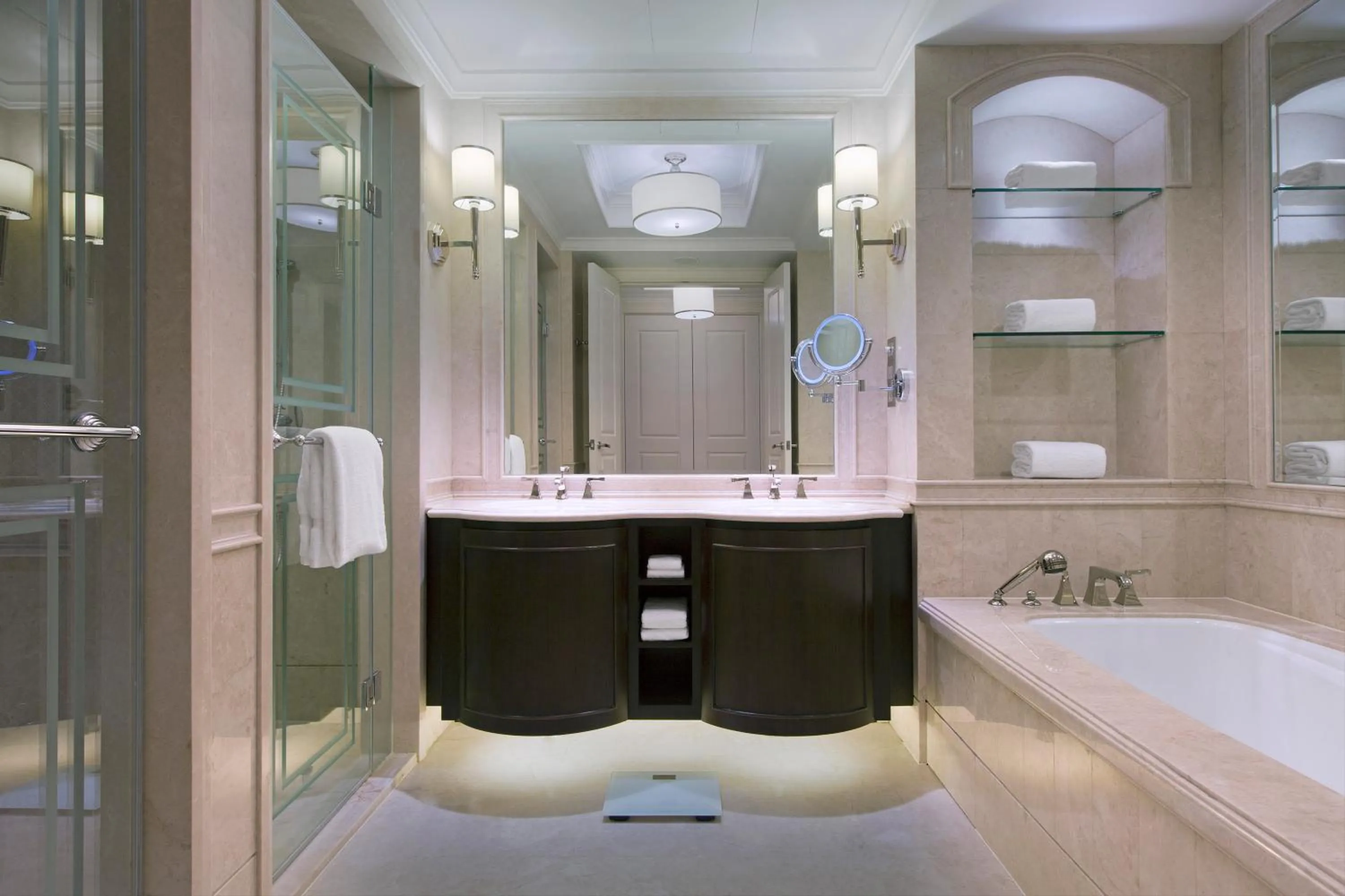 Toilet in Sheraton Fuzhou Hotel