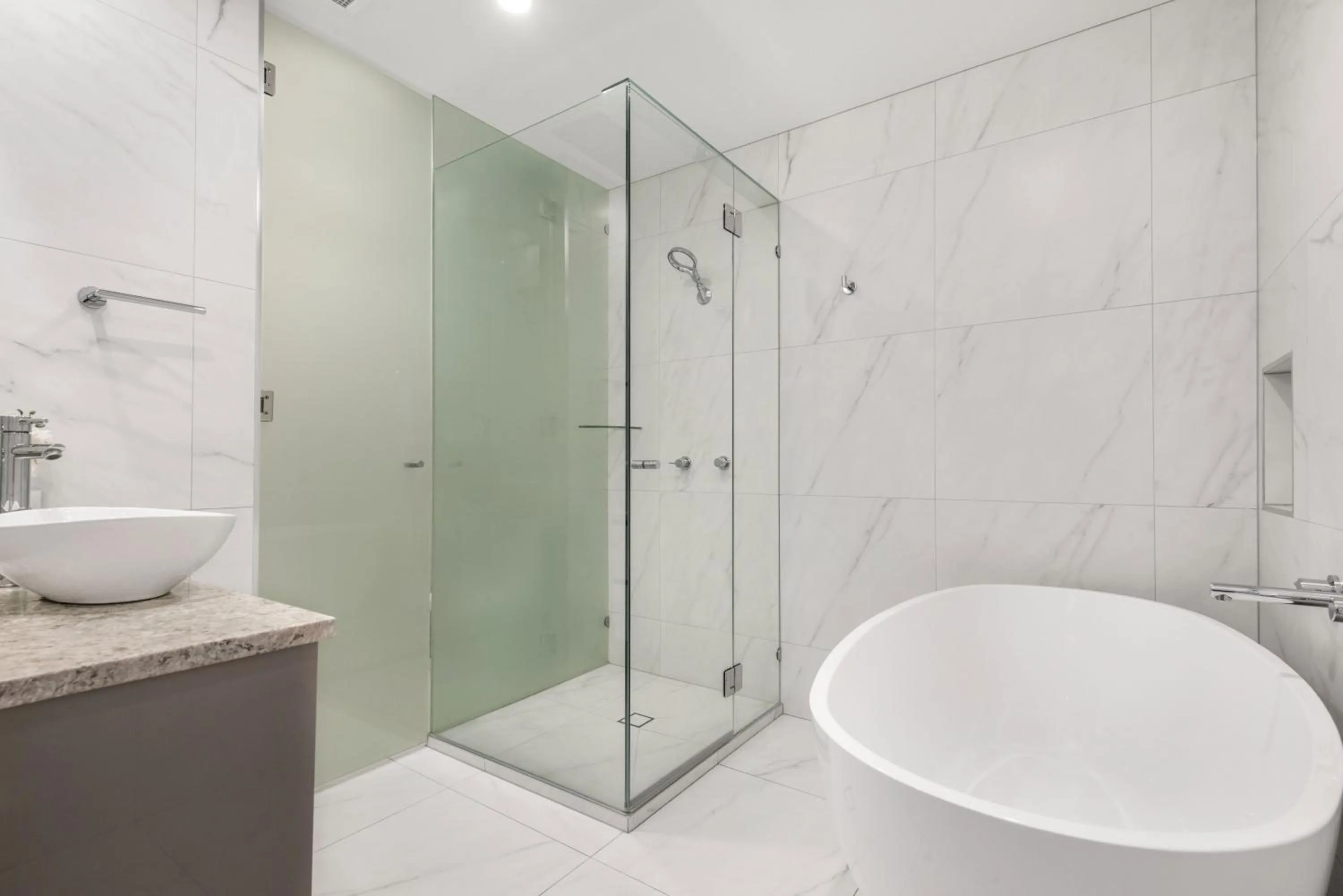 Bathroom in Mirra Chana Beachfront Apartments Mooloolaba