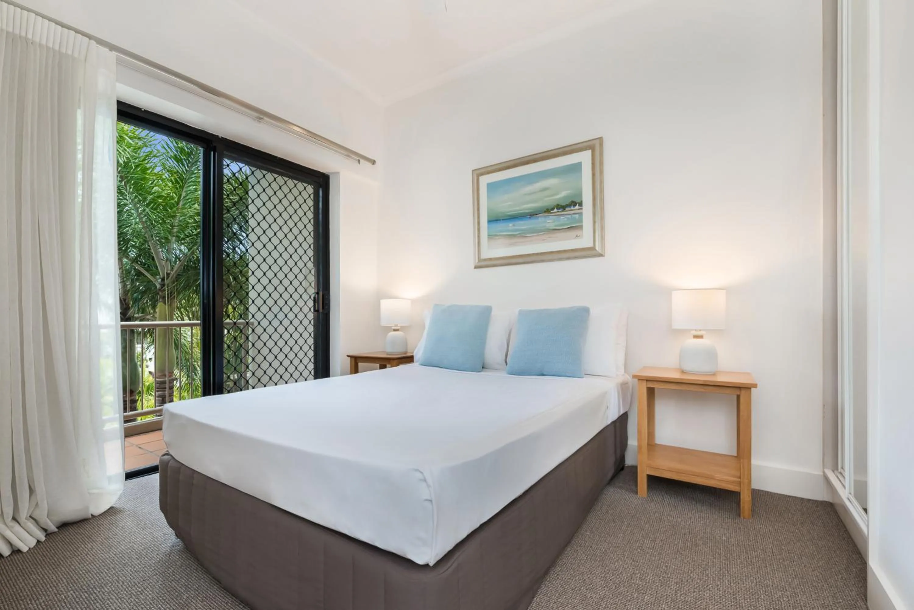 Bedroom, Bed in Mirra Chana Beachfront Apartments Mooloolaba