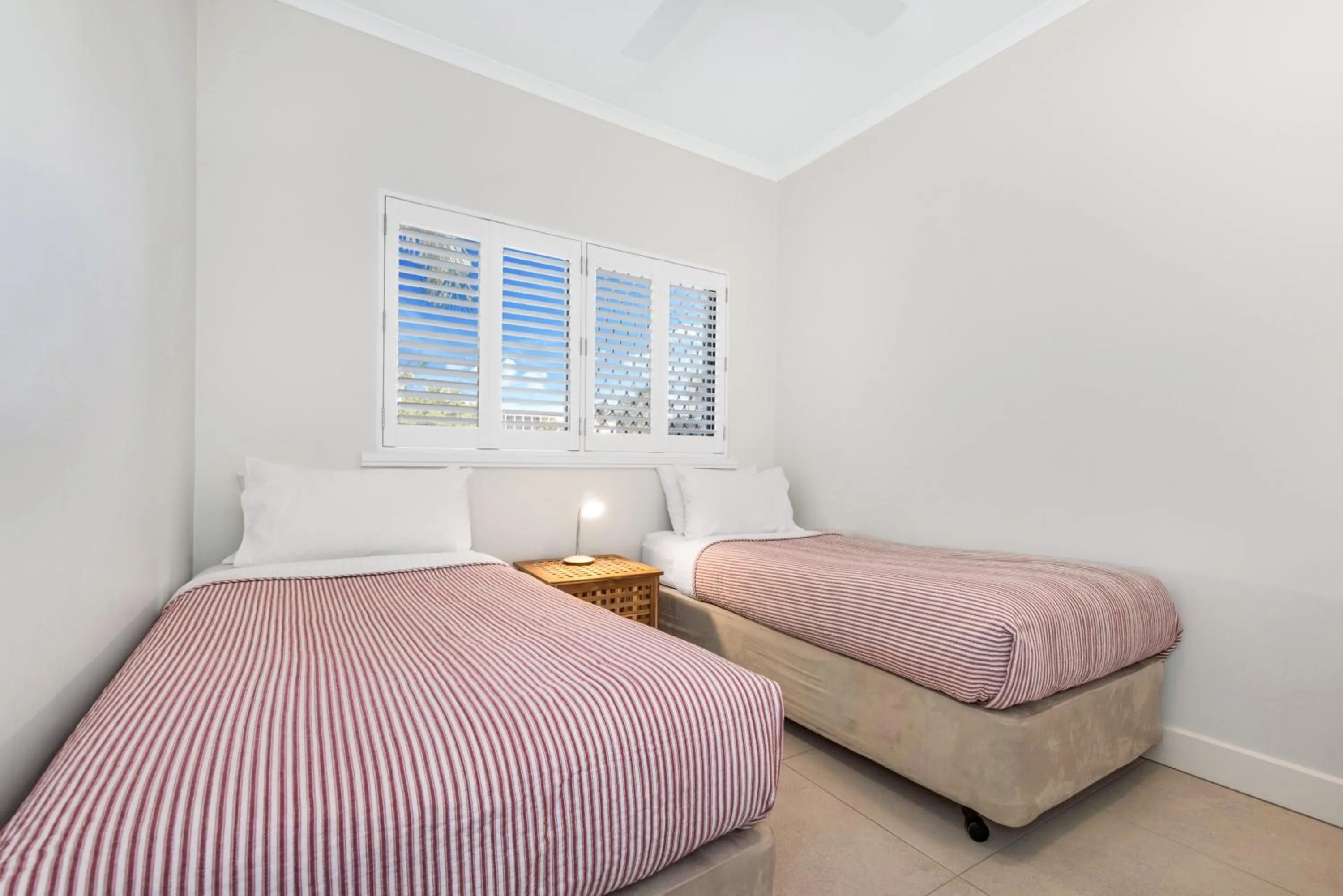 Bedroom, Bed in Mirra Chana Beachfront Apartments Mooloolaba