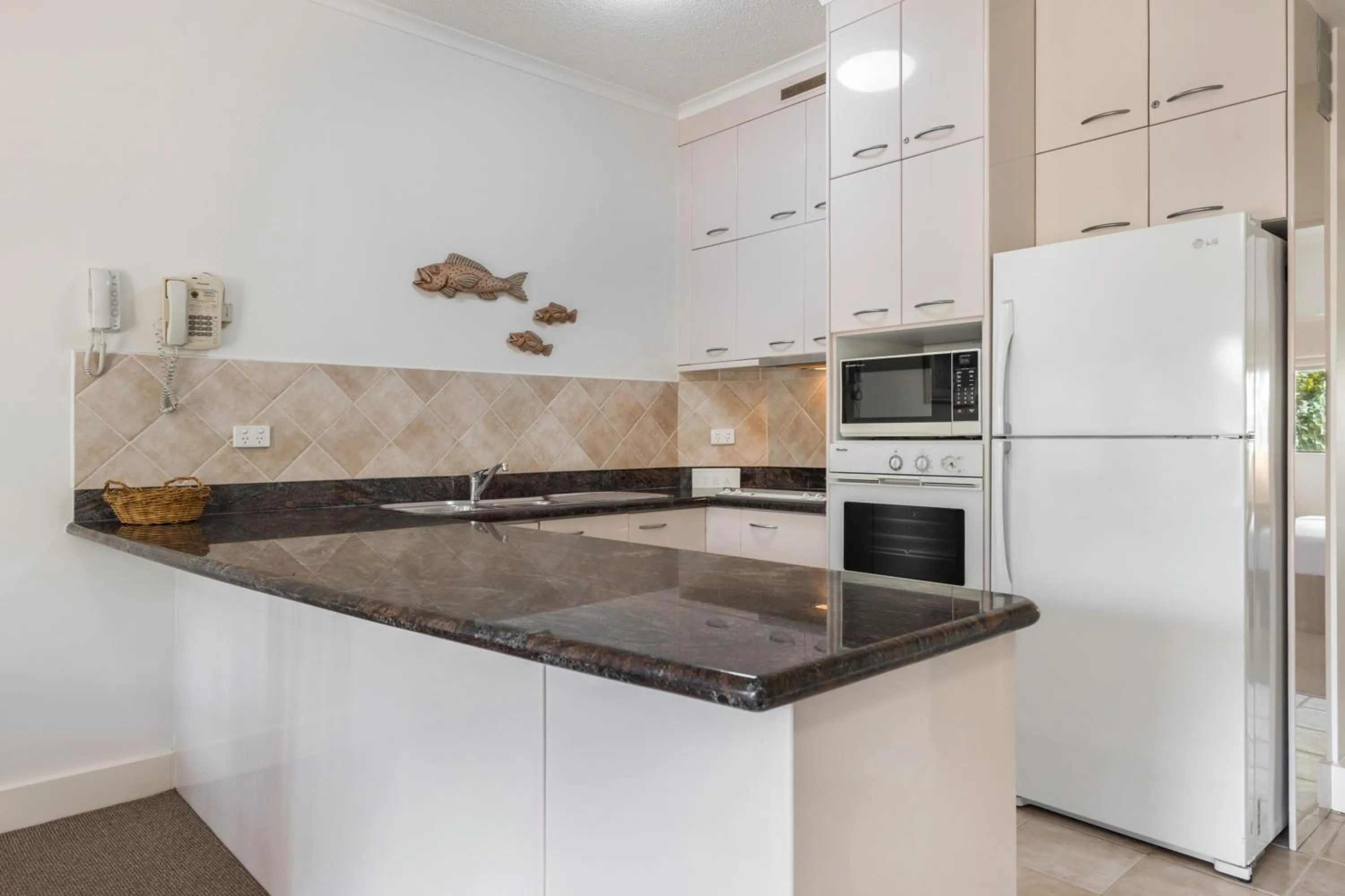 dishwasher in Mirra Chana Beachfront Apartments Mooloolaba