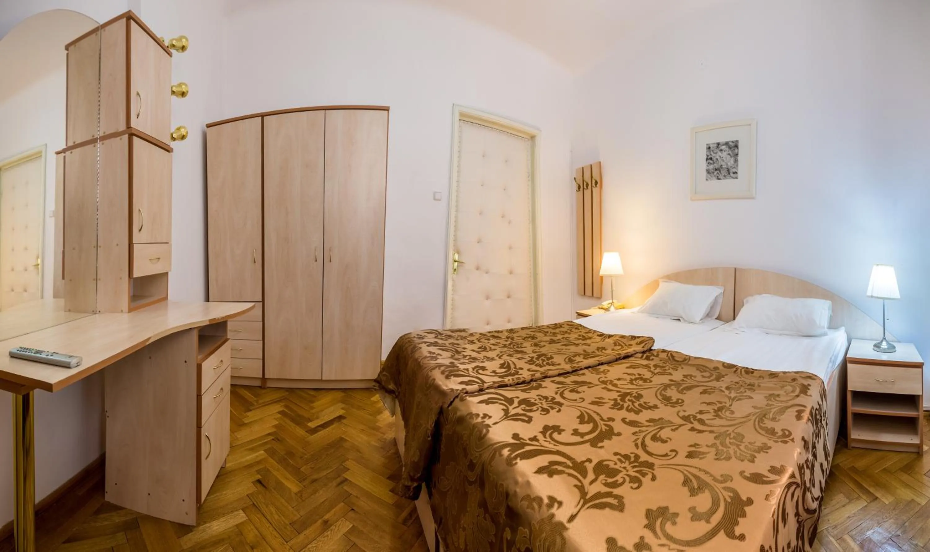 Bed in Hotel Rina Cerbul