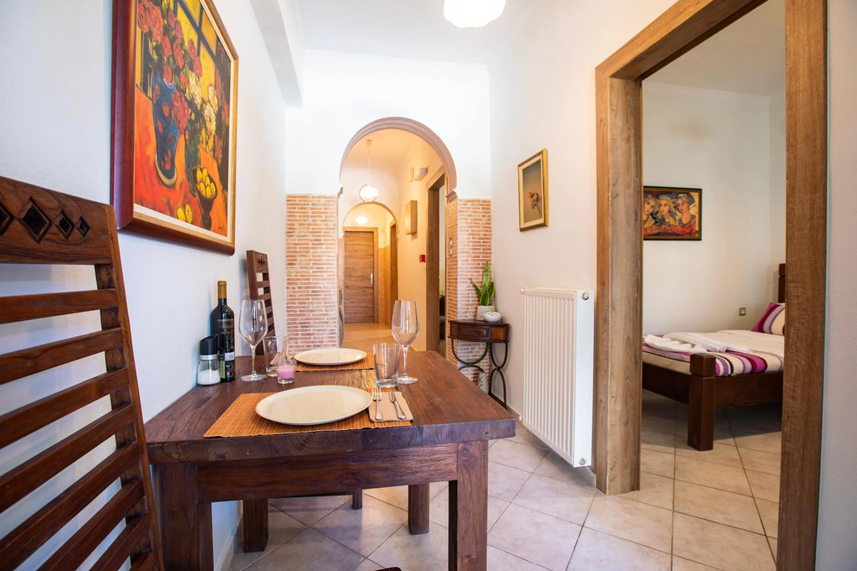 Dining area in Kastro Apartments
