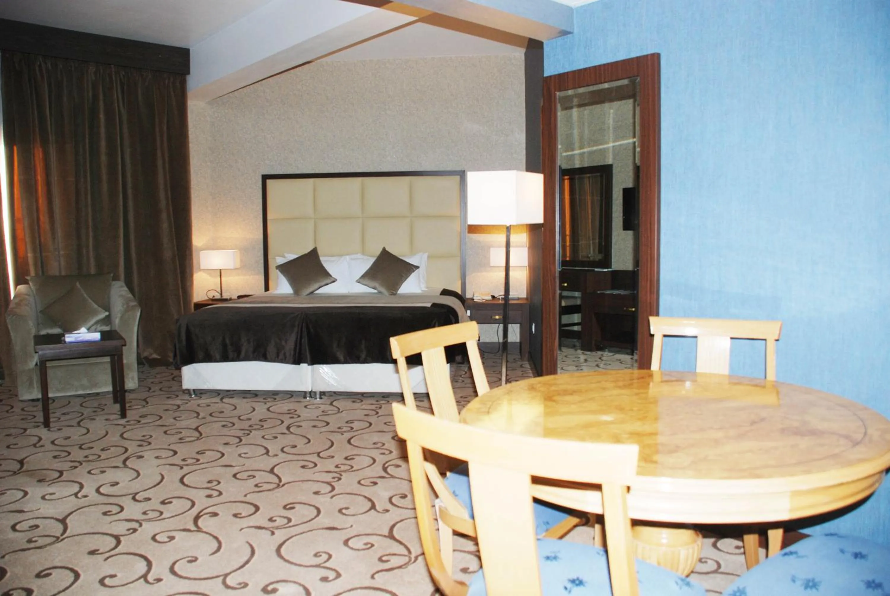 Dining area, Bed in Gloria Inn Najran