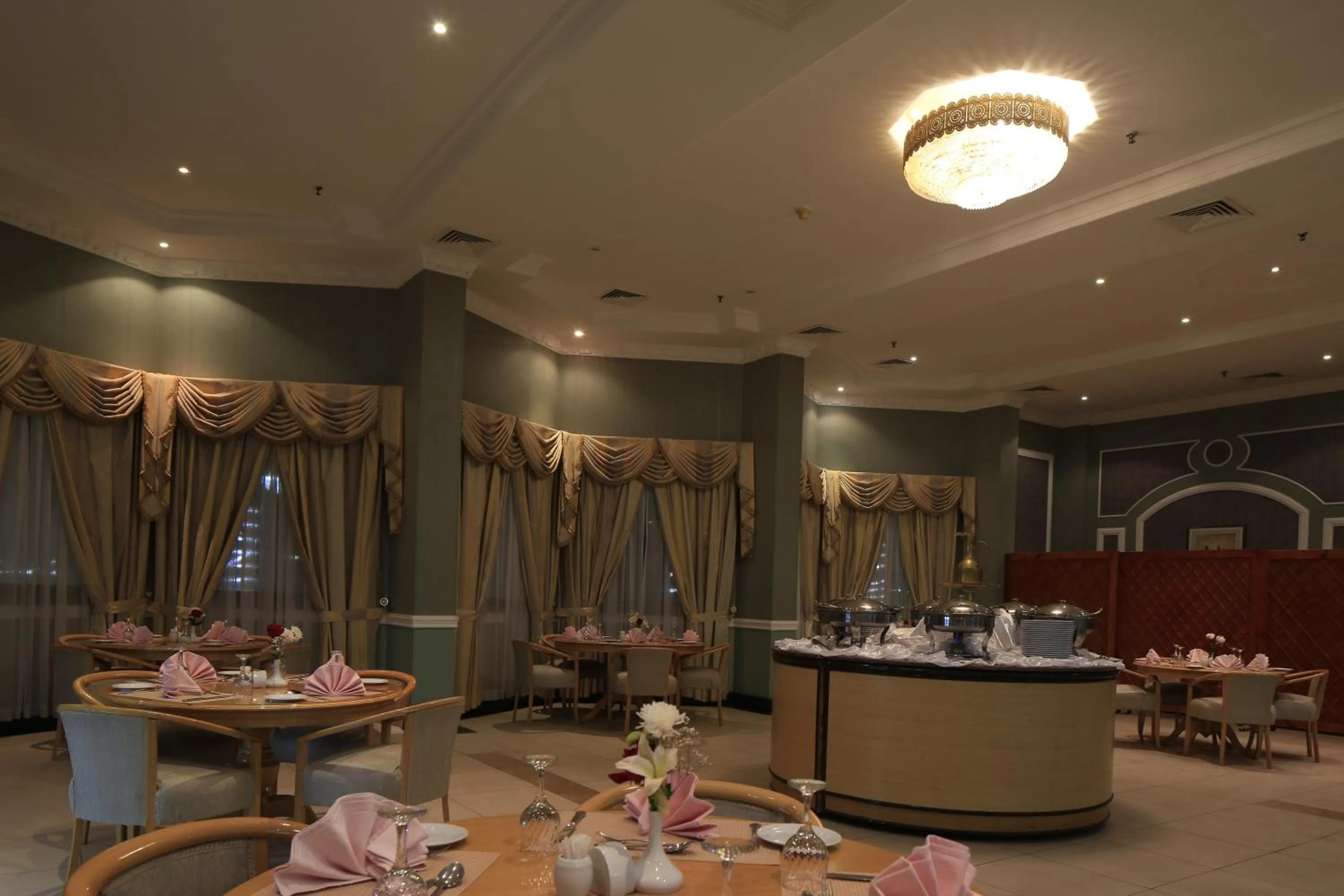 Restaurant/places to eat in Gloria Inn Najran