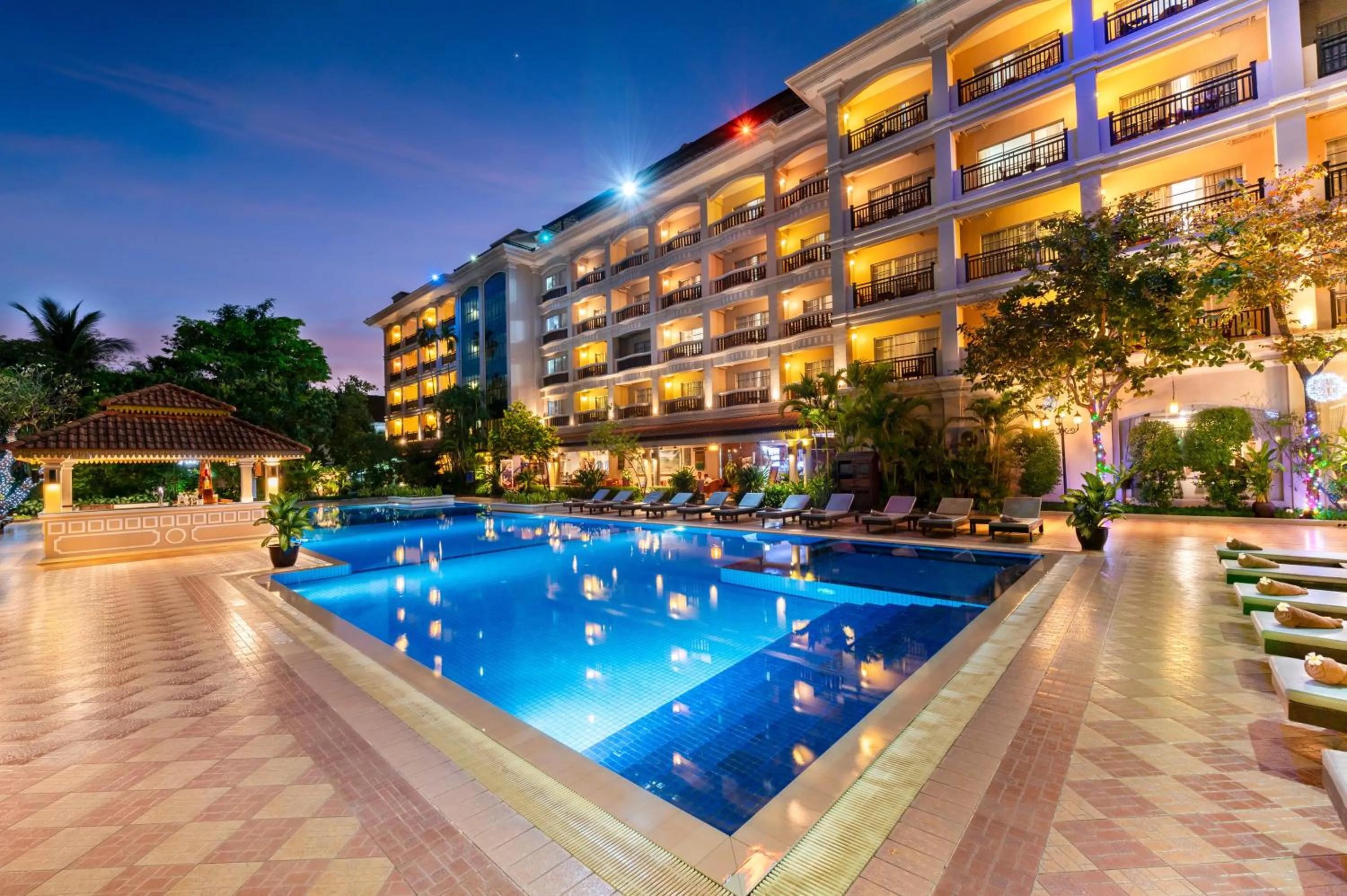 Swimming pool in Somadevi Angkor Premium